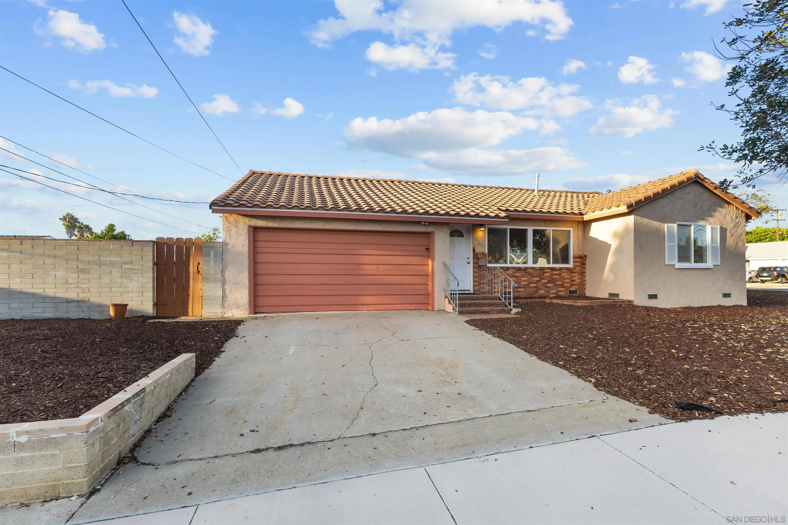https://cdn.realtyfeed.com/cdn/127/260022858/58156bcee70c2b39f6a8d222c47d2c97.webp