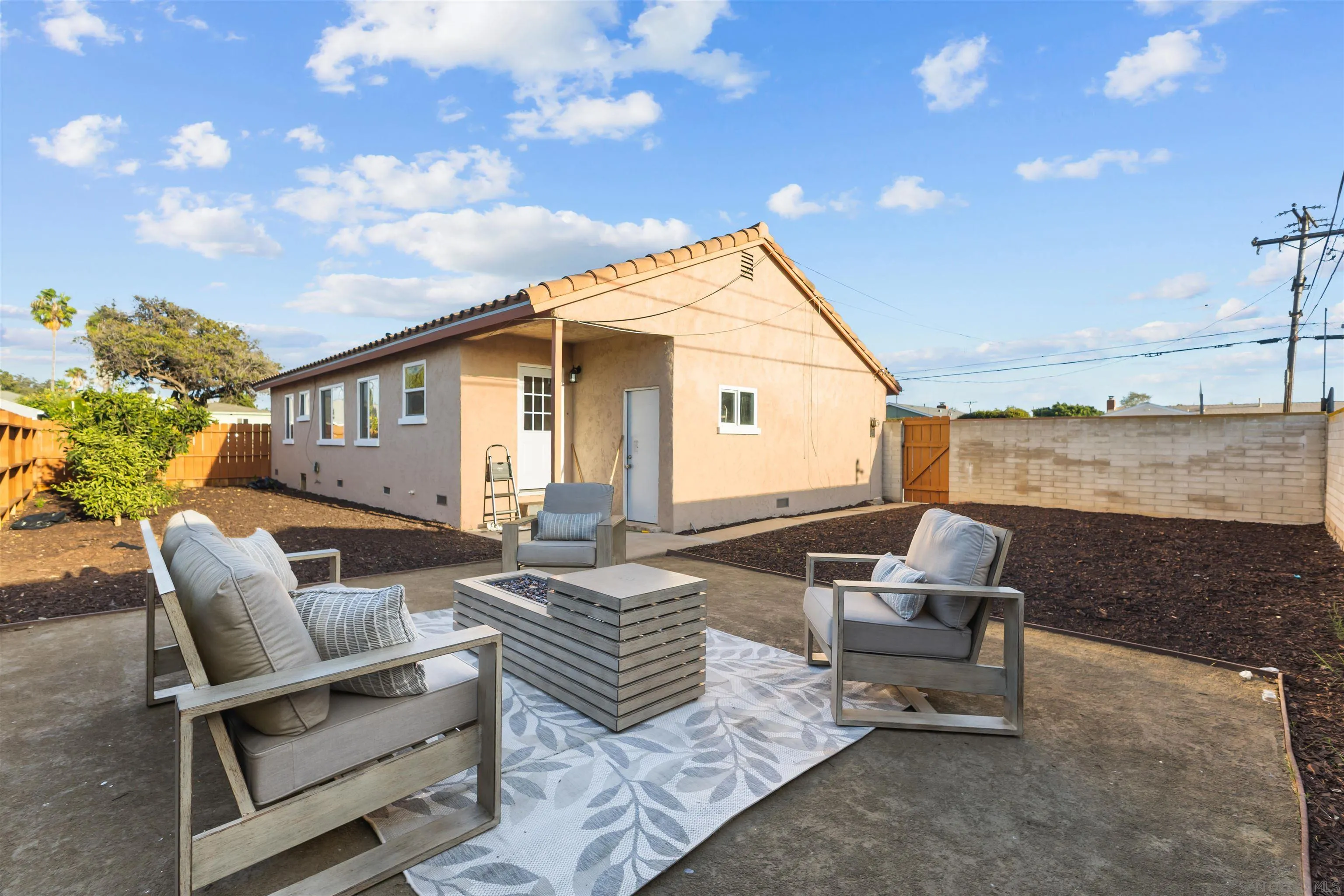 https://cdn.realtyfeed.com/cdn/127/260022858/7bda0de2bbb142ee23fa563aaadd441e.webp
