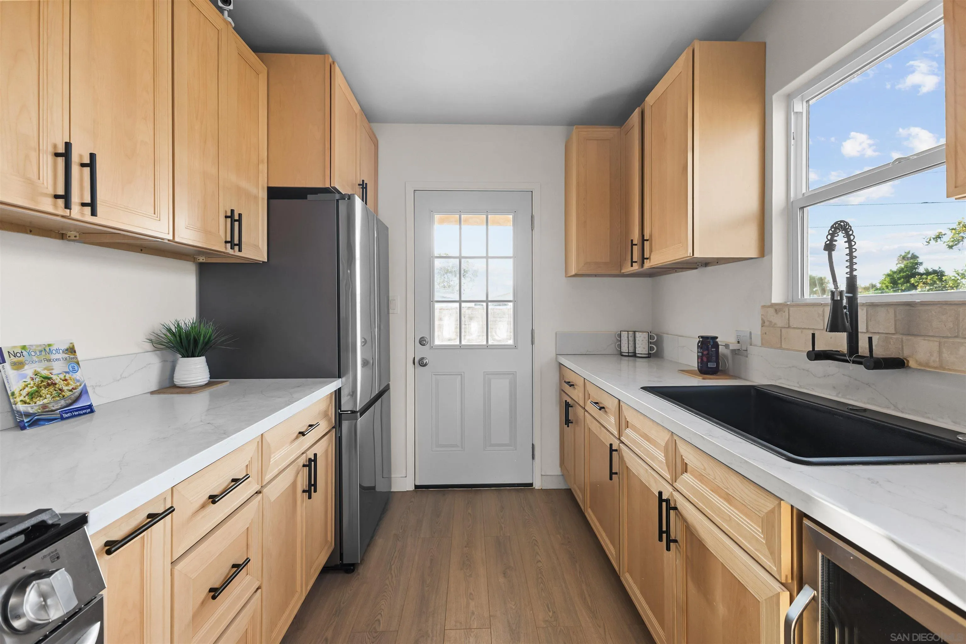 https://cdn.realtyfeed.com/cdn/127/260022858/f5013d0b90d981a3ec96cc9e01afd734.webp