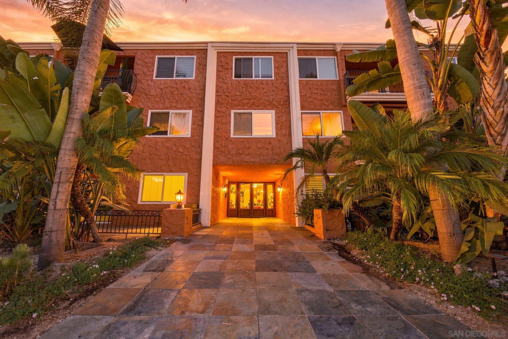 https://cdn.realtyfeed.com/cdn/127/260022859/207e02f8bfd0b3ed96df43bfb375a094.webp