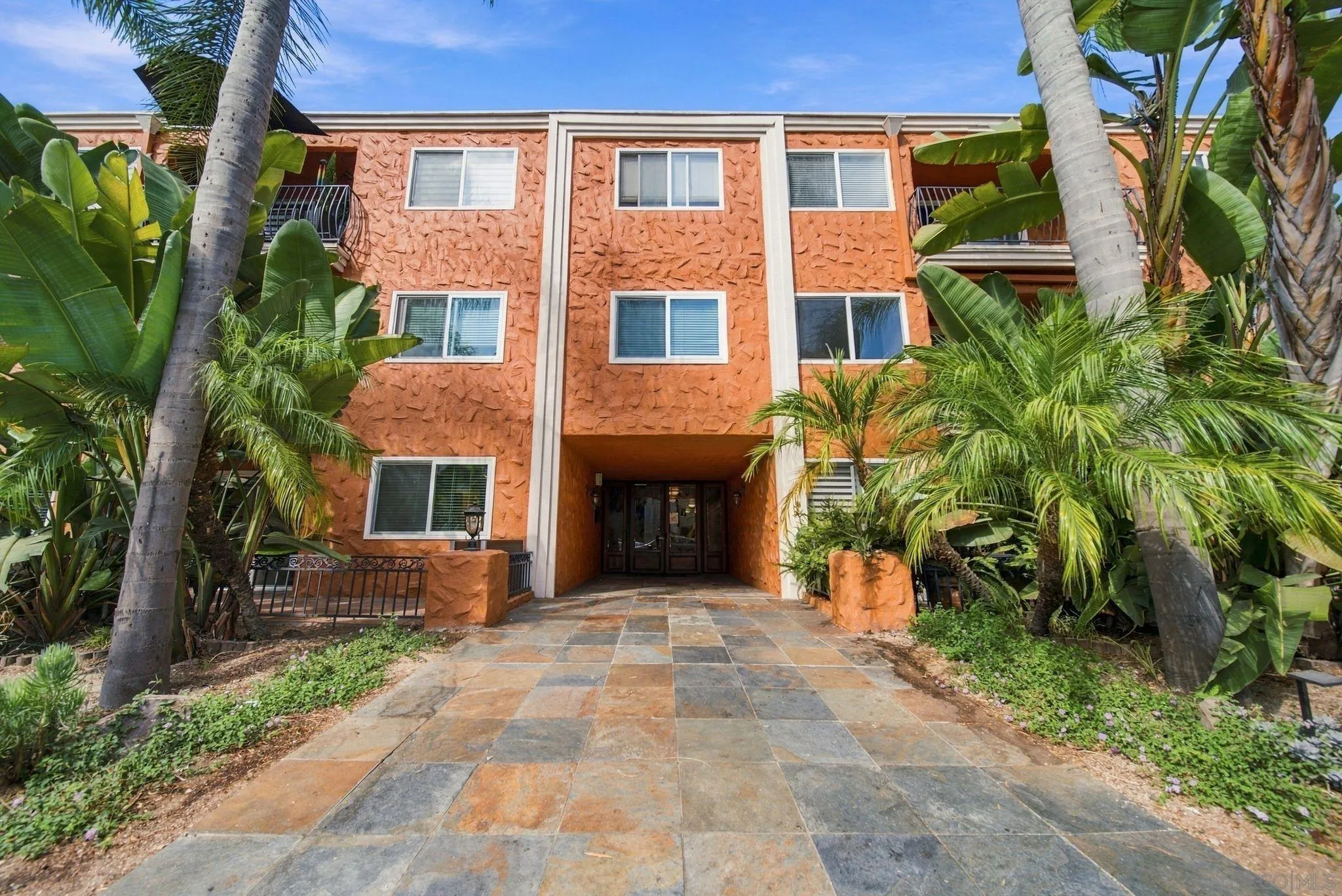 https://cdn.realtyfeed.com/cdn/127/260022859/bb2fde5458805e0531d85abfe98f5653.webp
