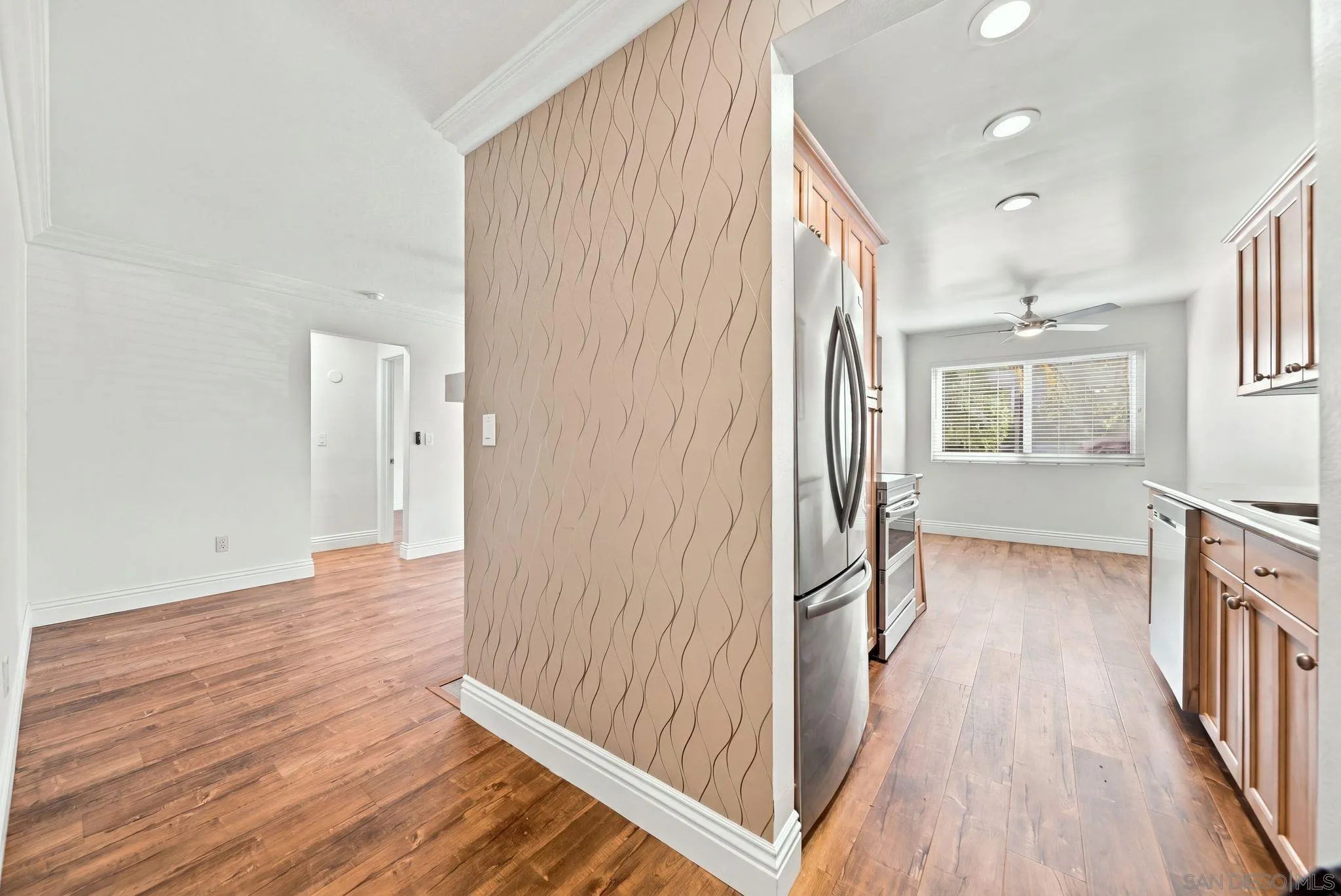 https://cdn.realtyfeed.com/cdn/127/260022859/fa74a2bb02cfdb9e85202ee5e0f49fdf.webp
