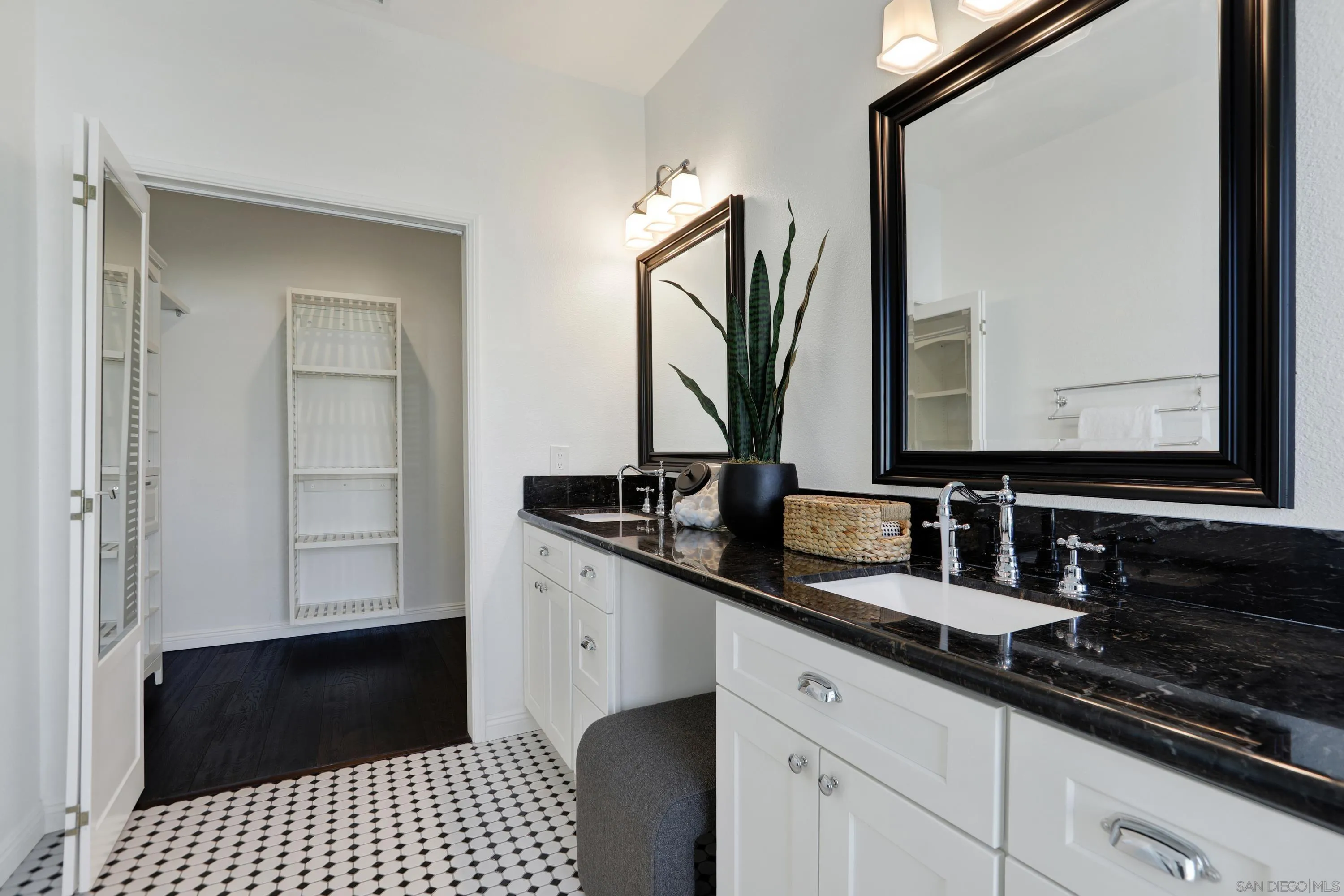 https://cdn.realtyfeed.com/cdn/127/260022861/1d06751b130de7c917fe80420bf10fc5.webp