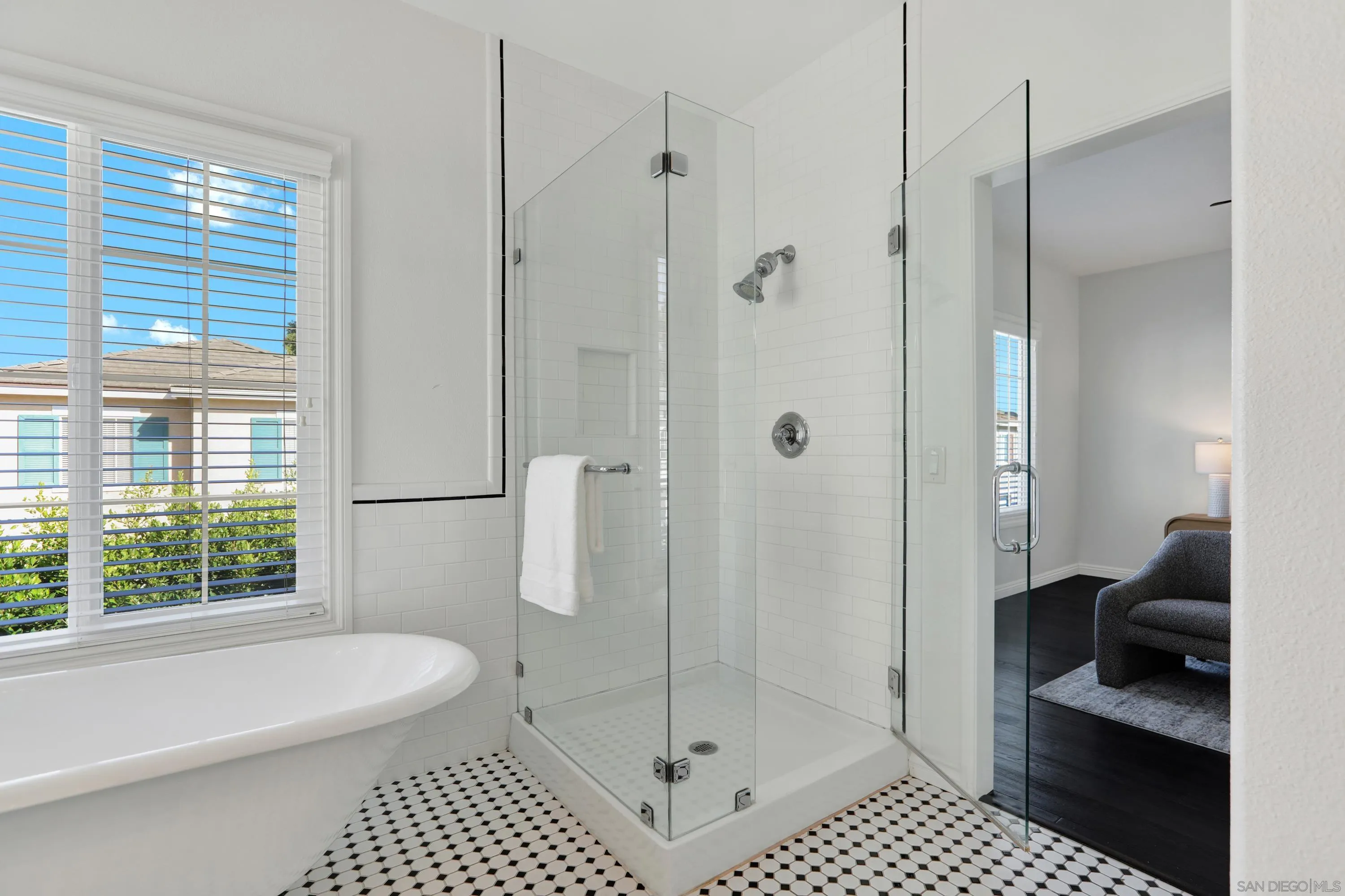 https://cdn.realtyfeed.com/cdn/127/260022861/2ce2def7dbdd939641605f7954baa73c.webp