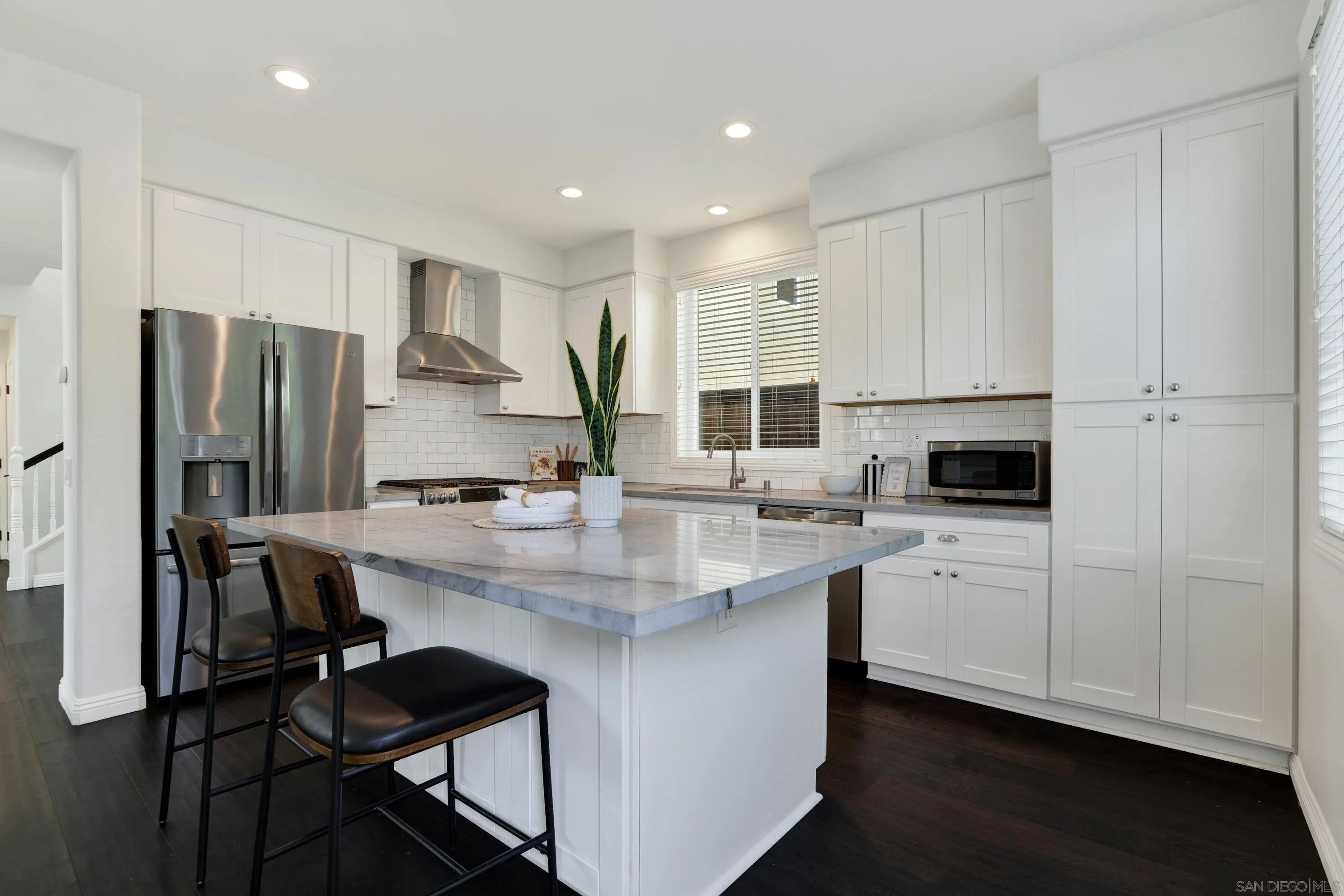 https://cdn.realtyfeed.com/cdn/127/260022861/6c6b98c01252c5b269eb12fdeb14f288.webp