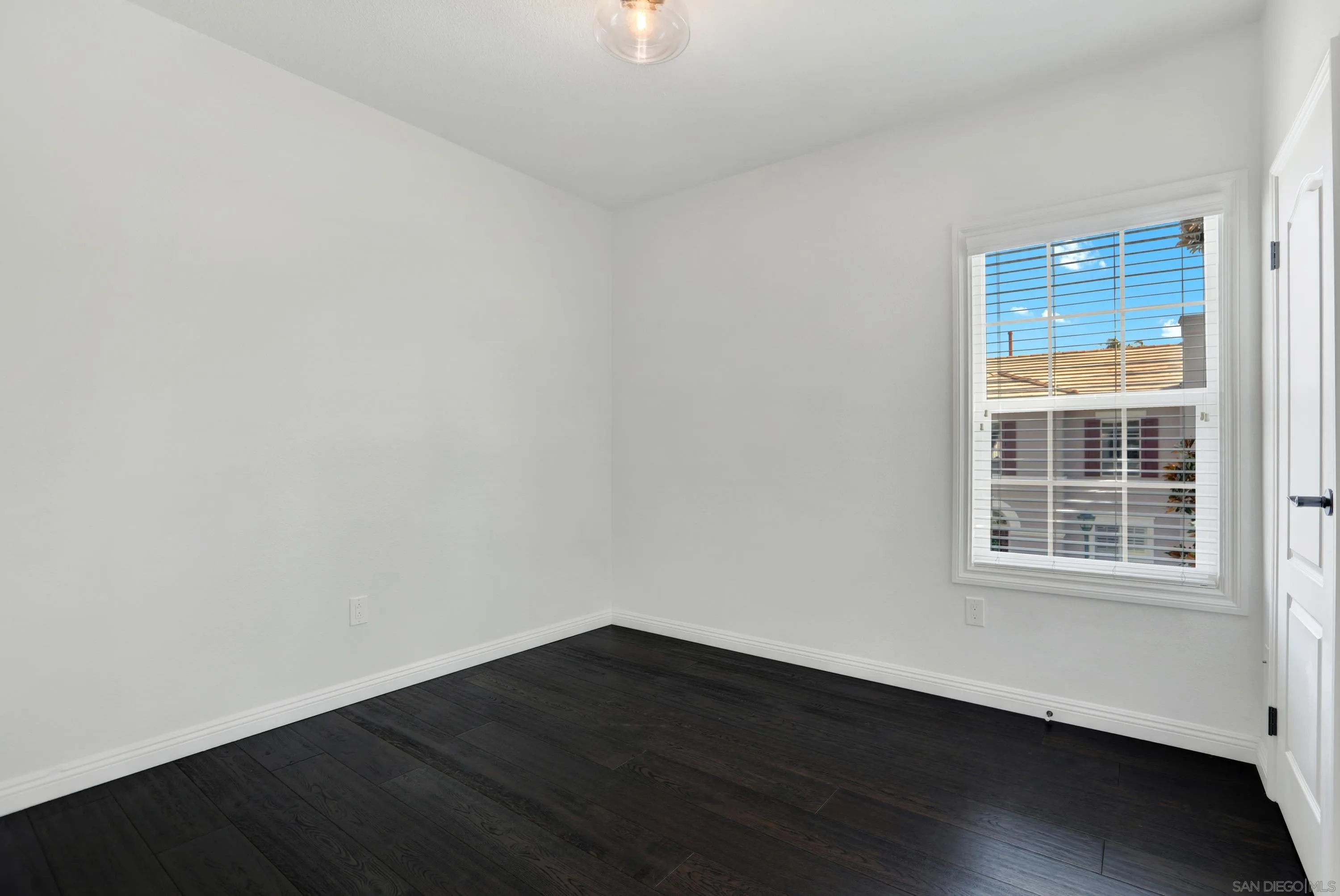 https://cdn.realtyfeed.com/cdn/127/260022861/901763f849b501f1da4da2180cc28860.webp