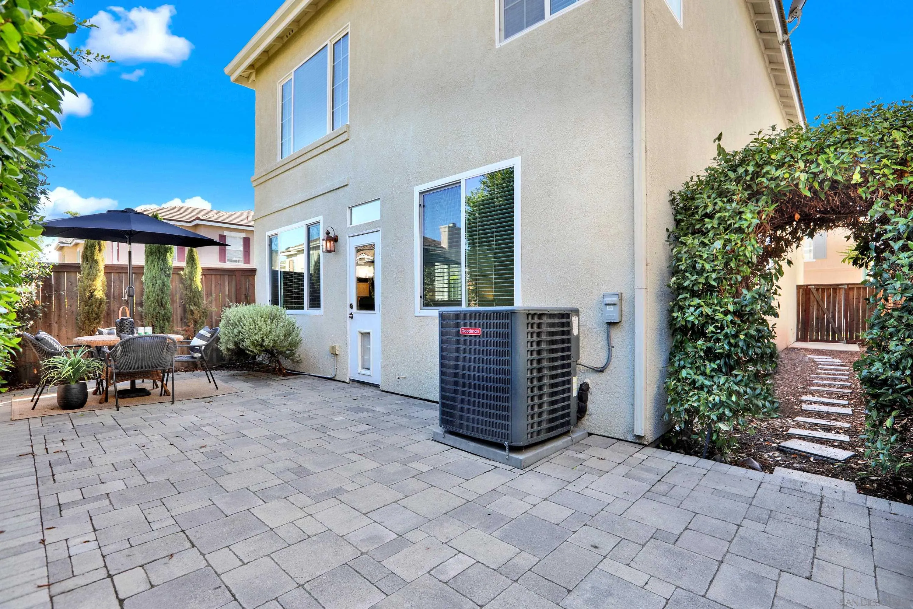 https://cdn.realtyfeed.com/cdn/127/260022861/a4ebb6fef864b02fef79c58905a70d48.webp