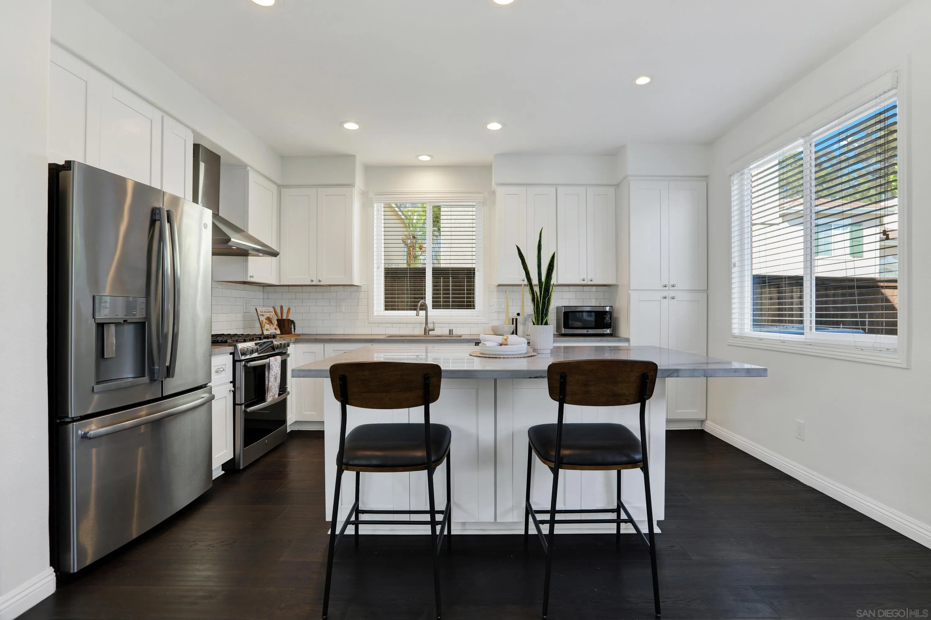 https://cdn.realtyfeed.com/cdn/127/260022861/ac65ecf297ecb2d398fada2ff6e5d71d.webp
