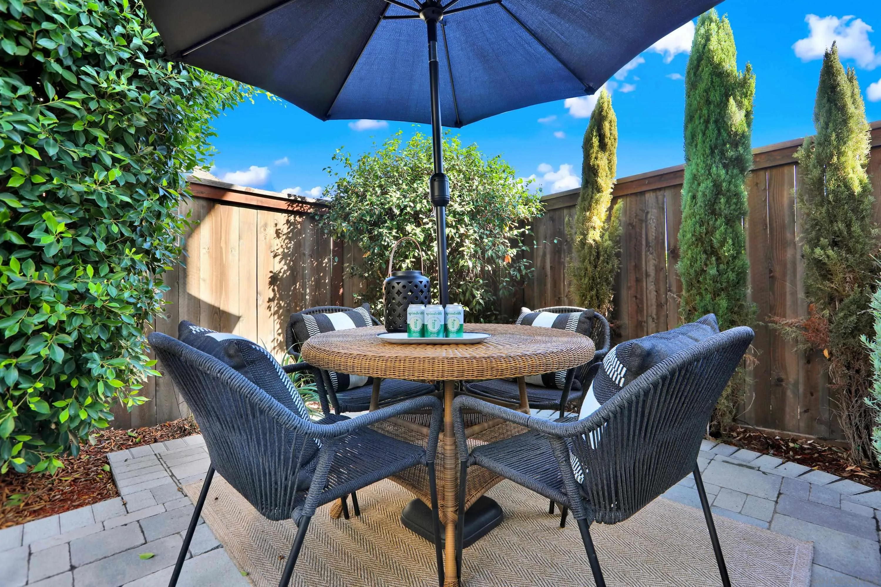https://cdn.realtyfeed.com/cdn/127/260022861/d02db3fa228710a897331345cadad6e8.webp