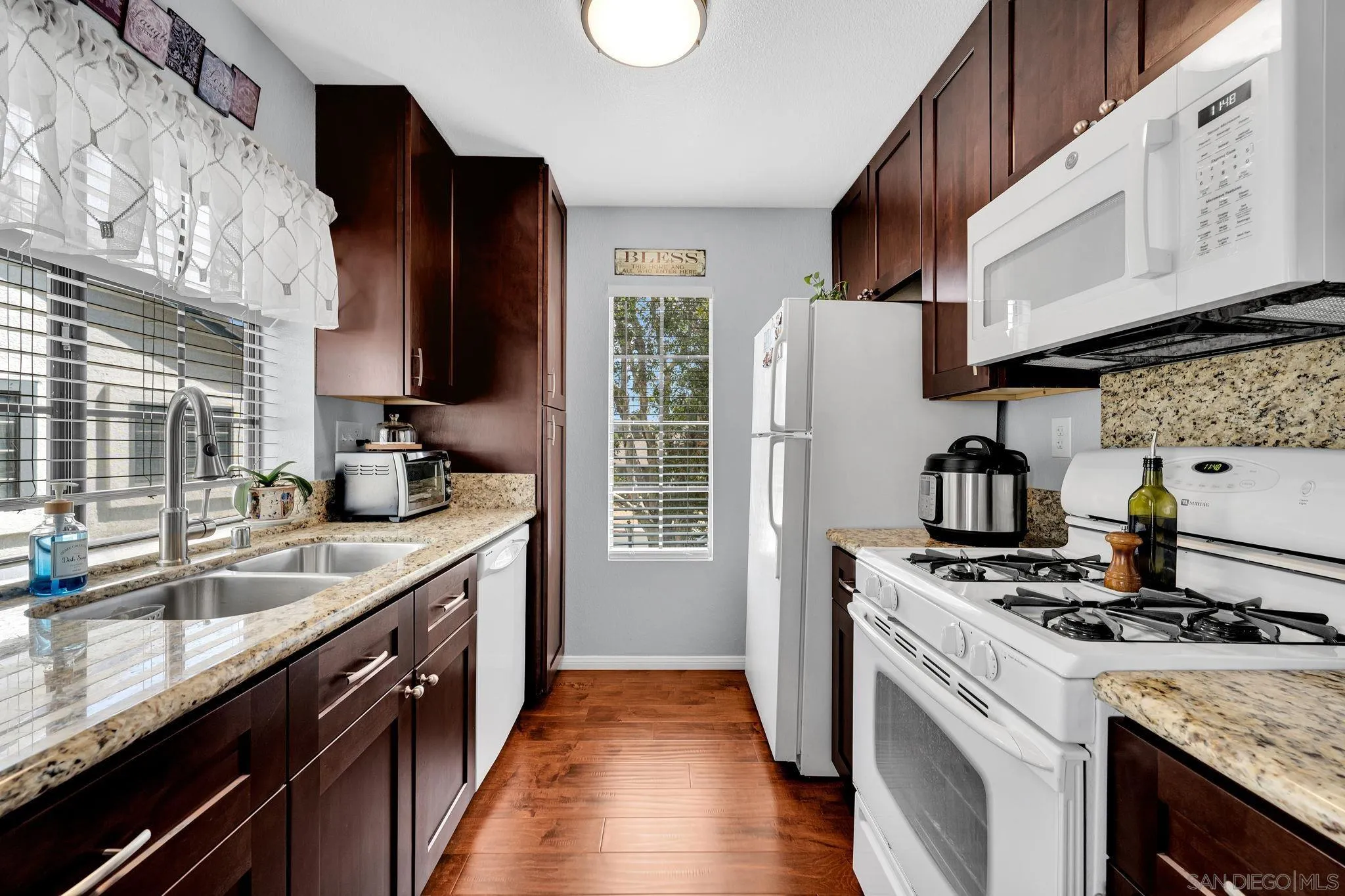 https://cdn.realtyfeed.com/cdn/127/260022863/8dd28dbceaf90379273c8800f03ffe2a.webp