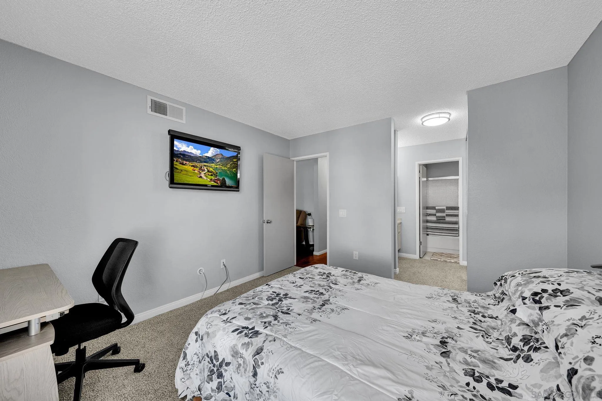 https://cdn.realtyfeed.com/cdn/127/260022863/d972e6262214c81e5d0cc043f80c3e10.webp