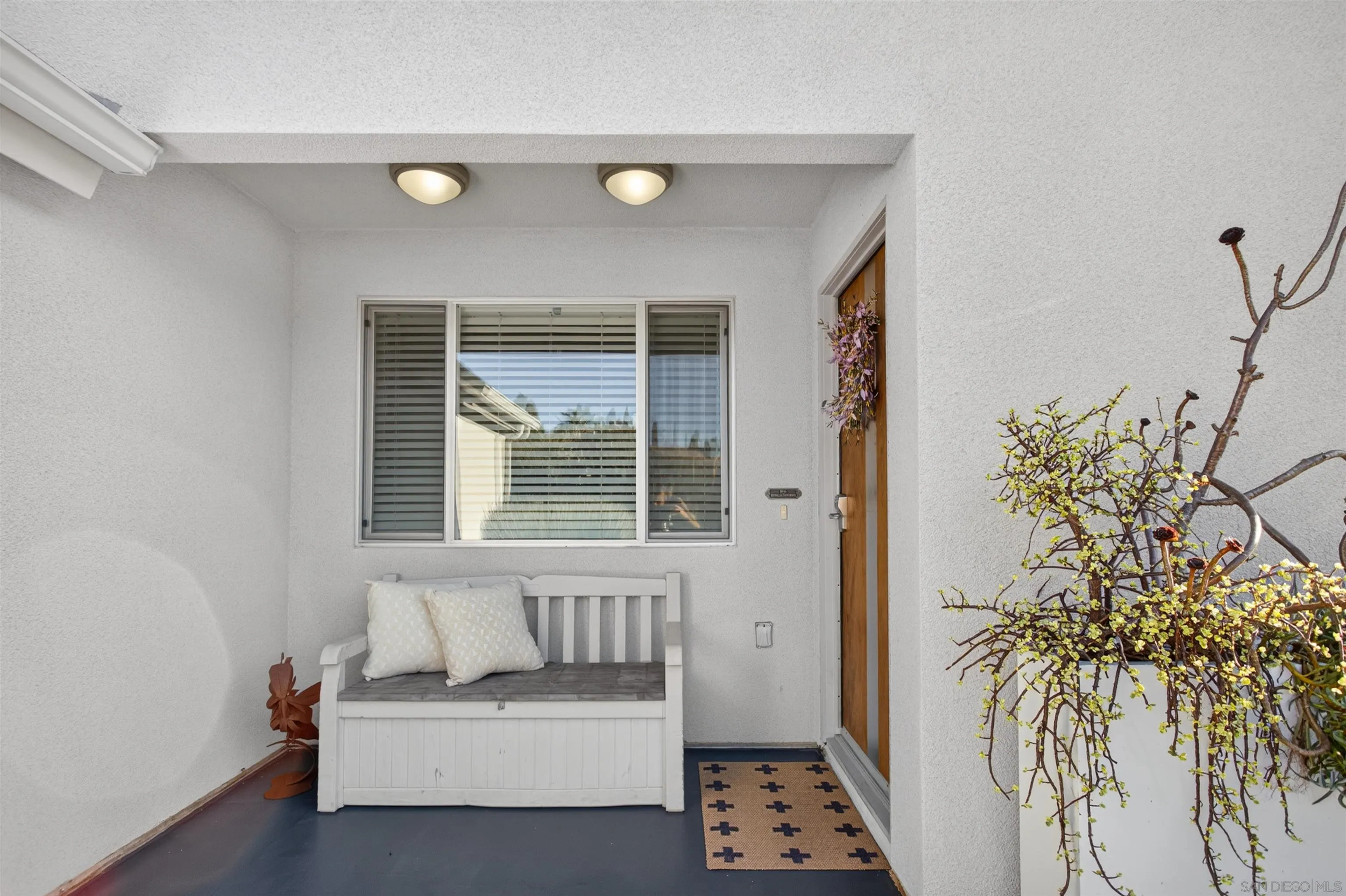 https://cdn.realtyfeed.com/cdn/127/260022865/8d8270f19c22a4935172544c2d1aa562.webp
