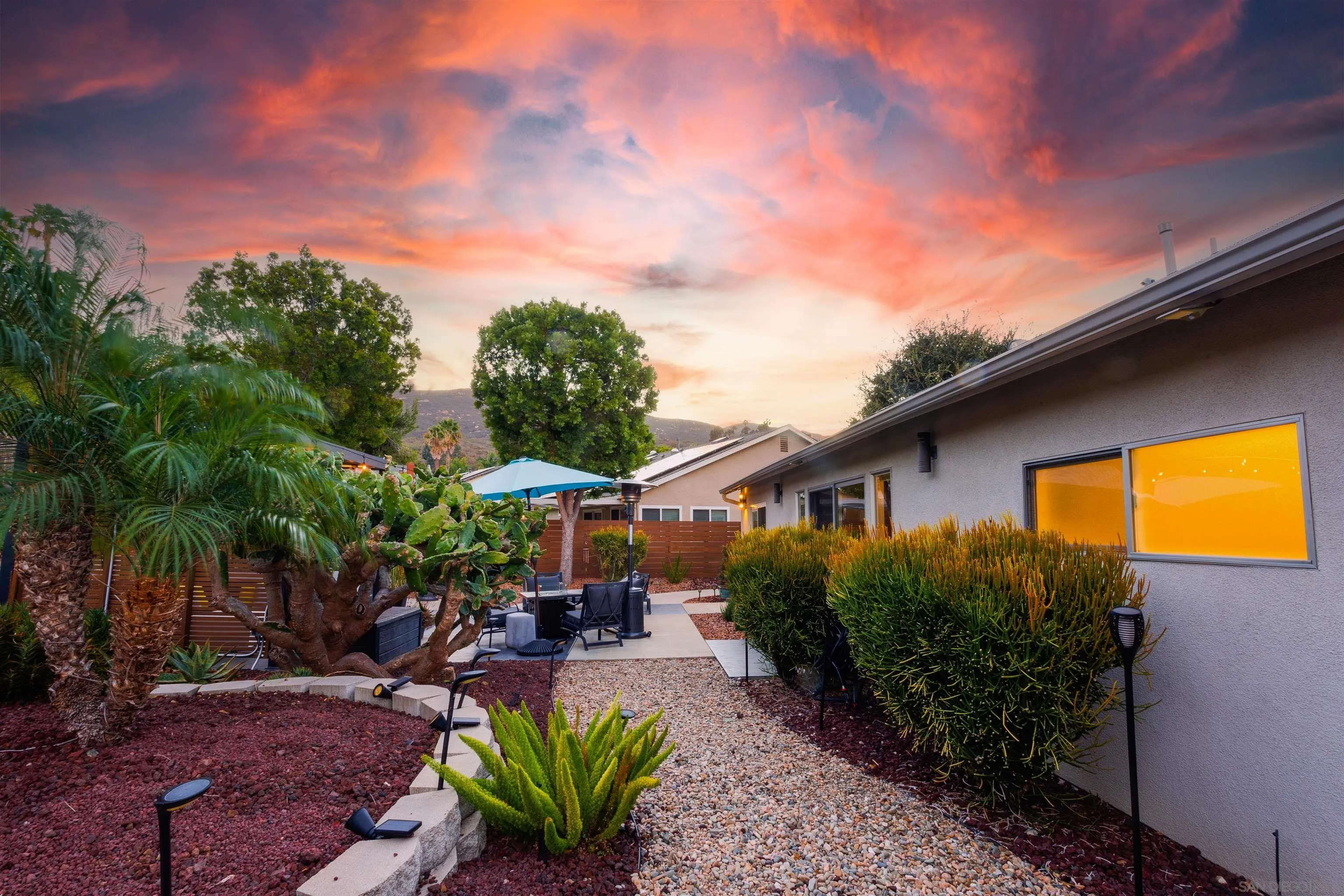 https://cdn.realtyfeed.com/cdn/127/260022865/8dec28abd82bfe1d40325d0f9add91cf.webp