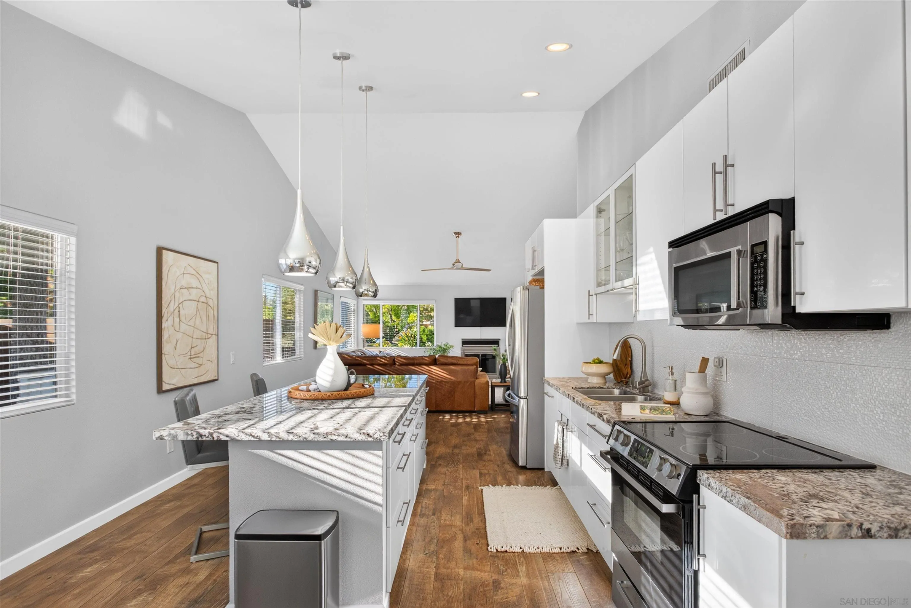 https://cdn.realtyfeed.com/cdn/127/260022865/e91b3319e8332bfbc61f0661e295761e.webp