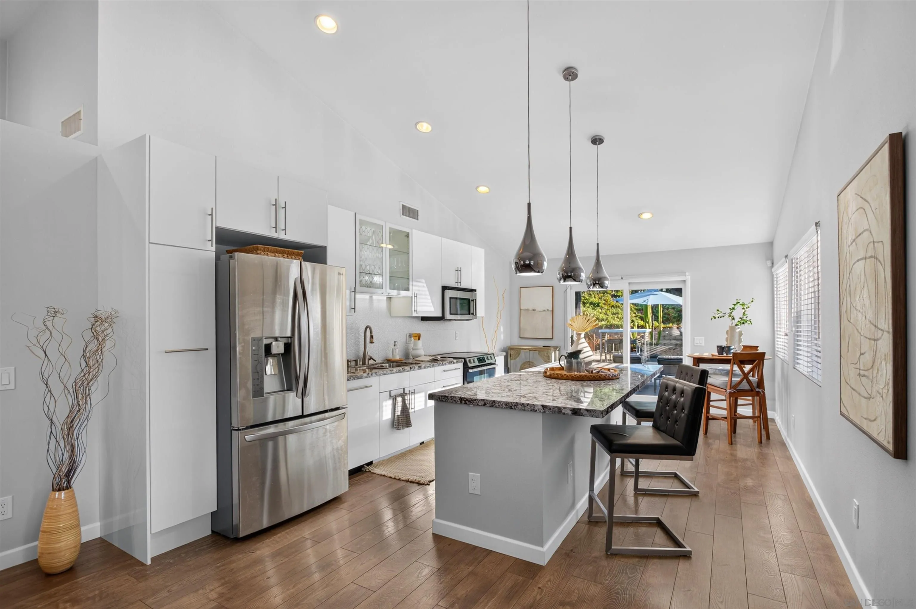 https://cdn.realtyfeed.com/cdn/127/260022865/f735d24f09de3e54ca49c84bd2ea93fe.webp