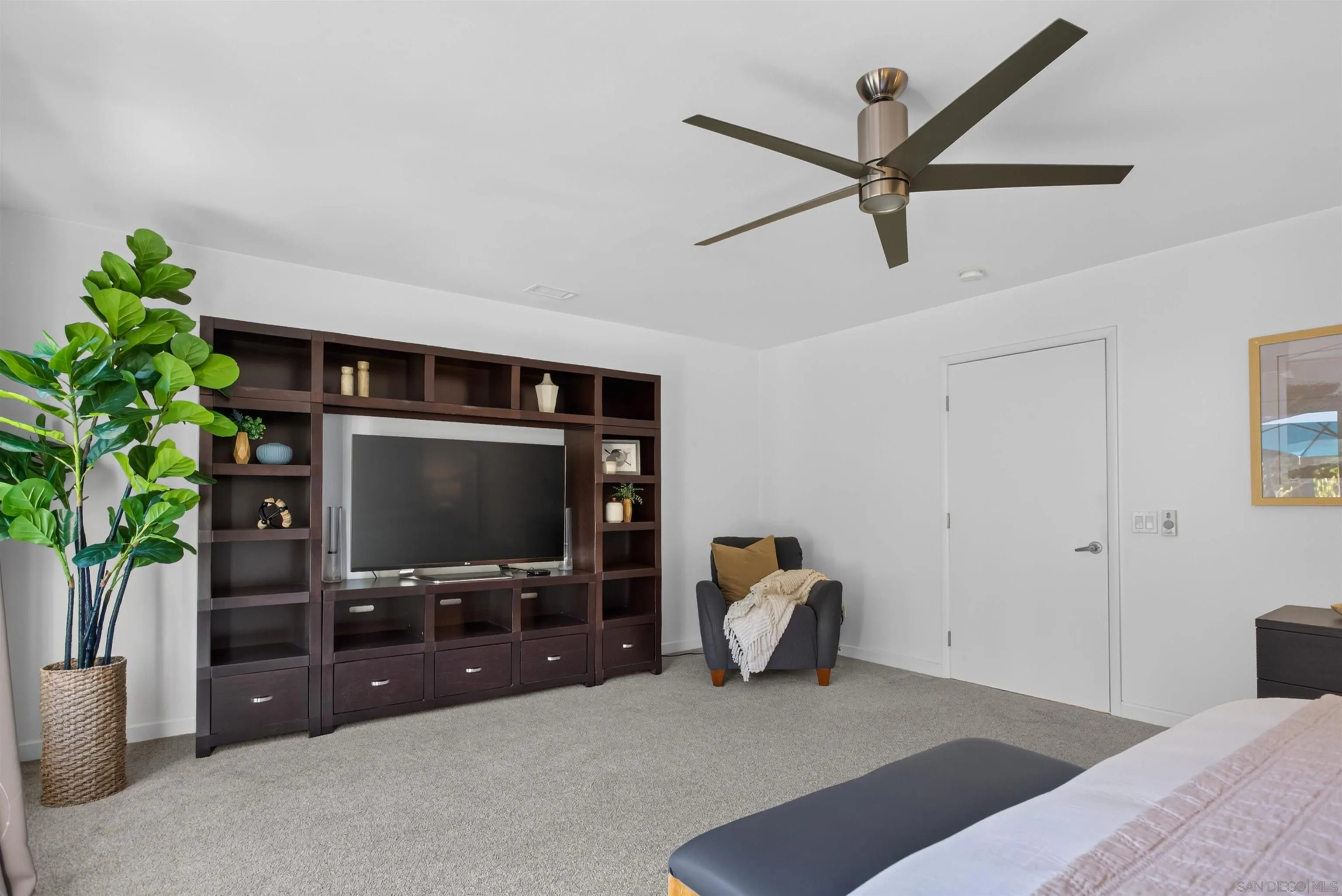 https://cdn.realtyfeed.com/cdn/127/260022865/ff18dd0c62d538f842647de8d3b2a690.webp