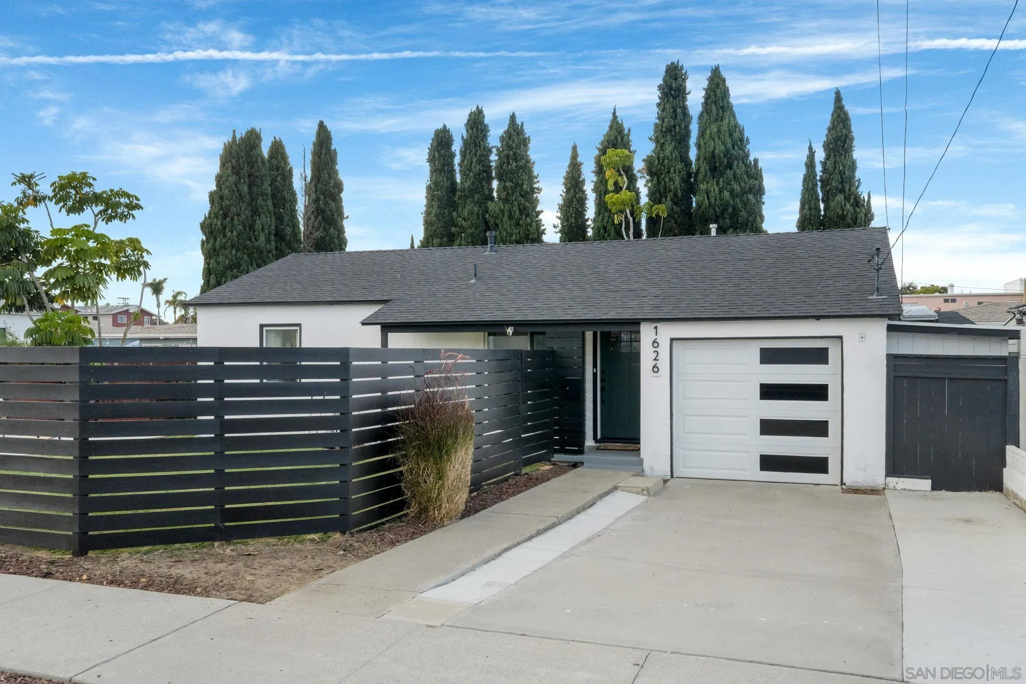 https://cdn.realtyfeed.com/cdn/127/260022876/44e05d1dc020a689162691d6e8bf3a50.webp