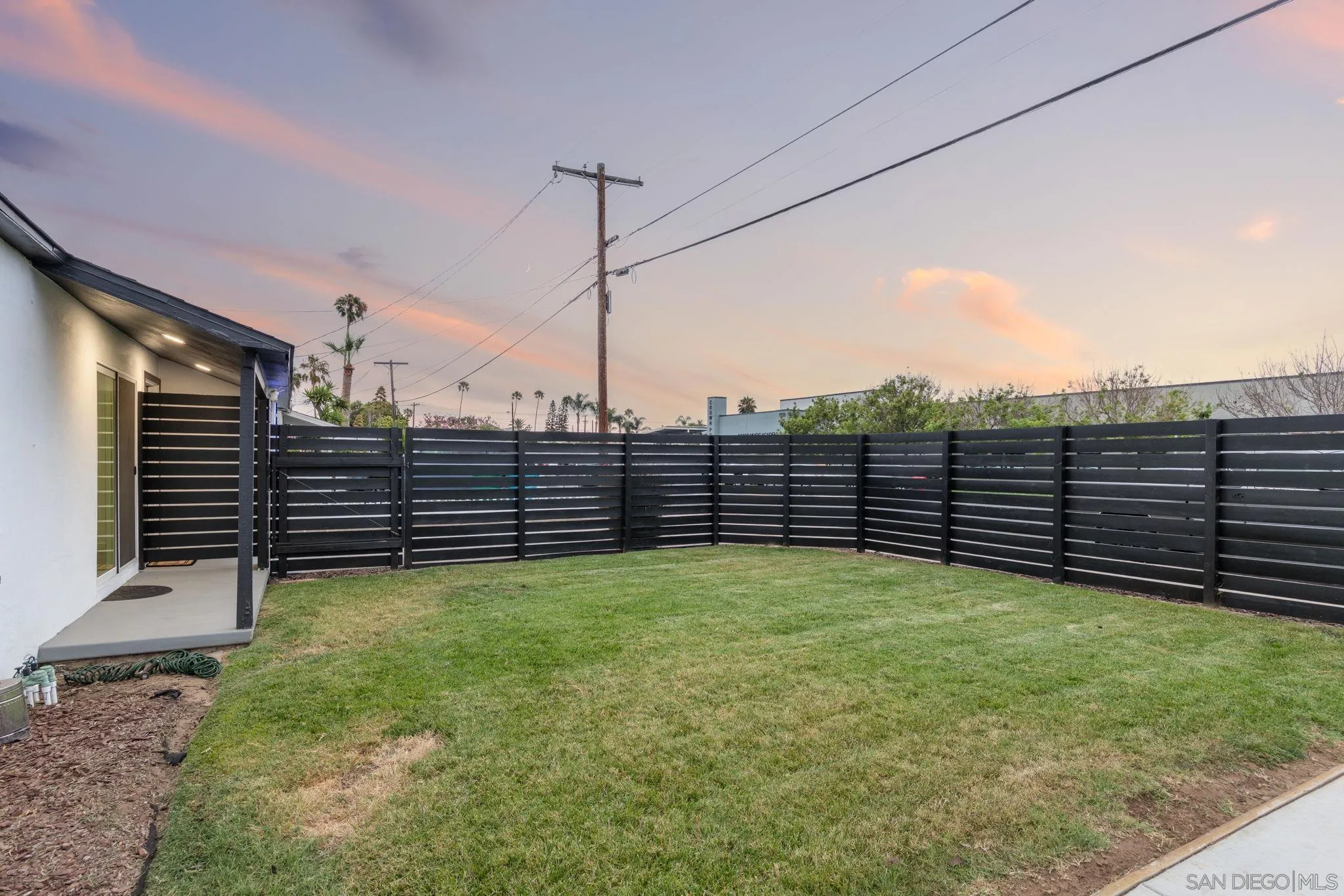 https://cdn.realtyfeed.com/cdn/127/260022876/58a243250e636f83eff3bd71e34a115c.webp