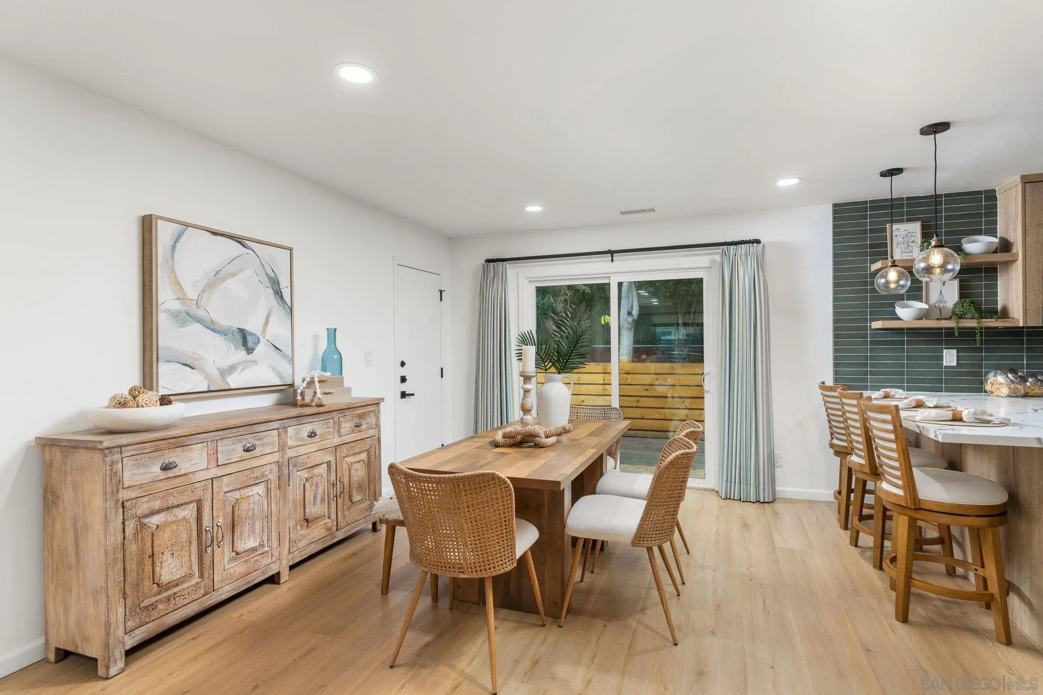 https://cdn.realtyfeed.com/cdn/127/260022876/745e7c4166cd8d7b5a296fcd8ab57cfc.webp