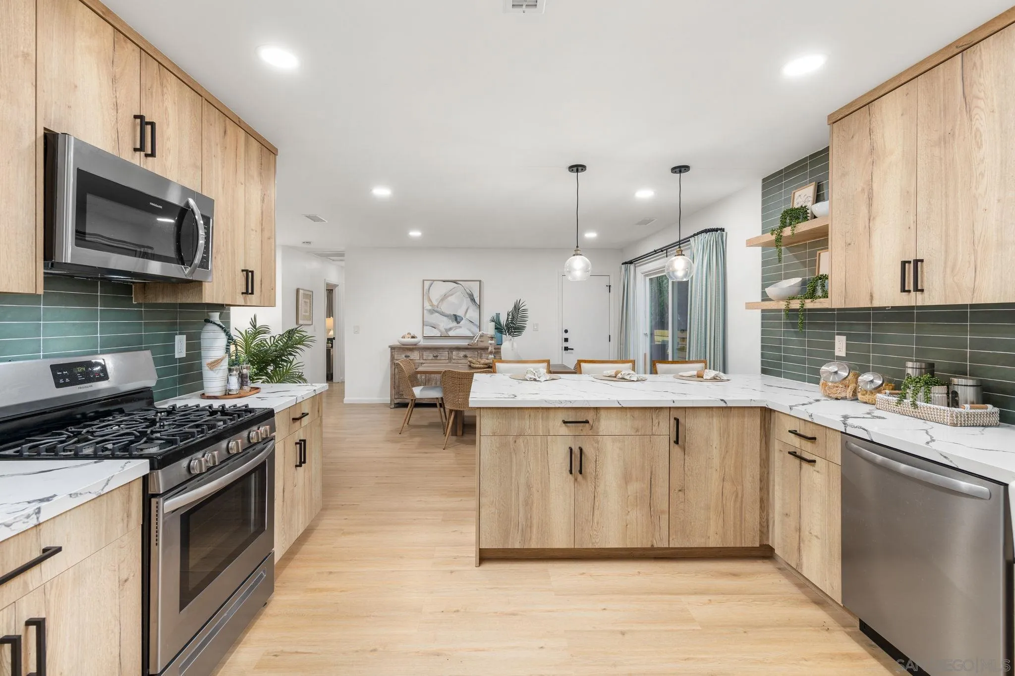 https://cdn.realtyfeed.com/cdn/127/260022876/920cbc75403531da8f8b12458726aab5.webp