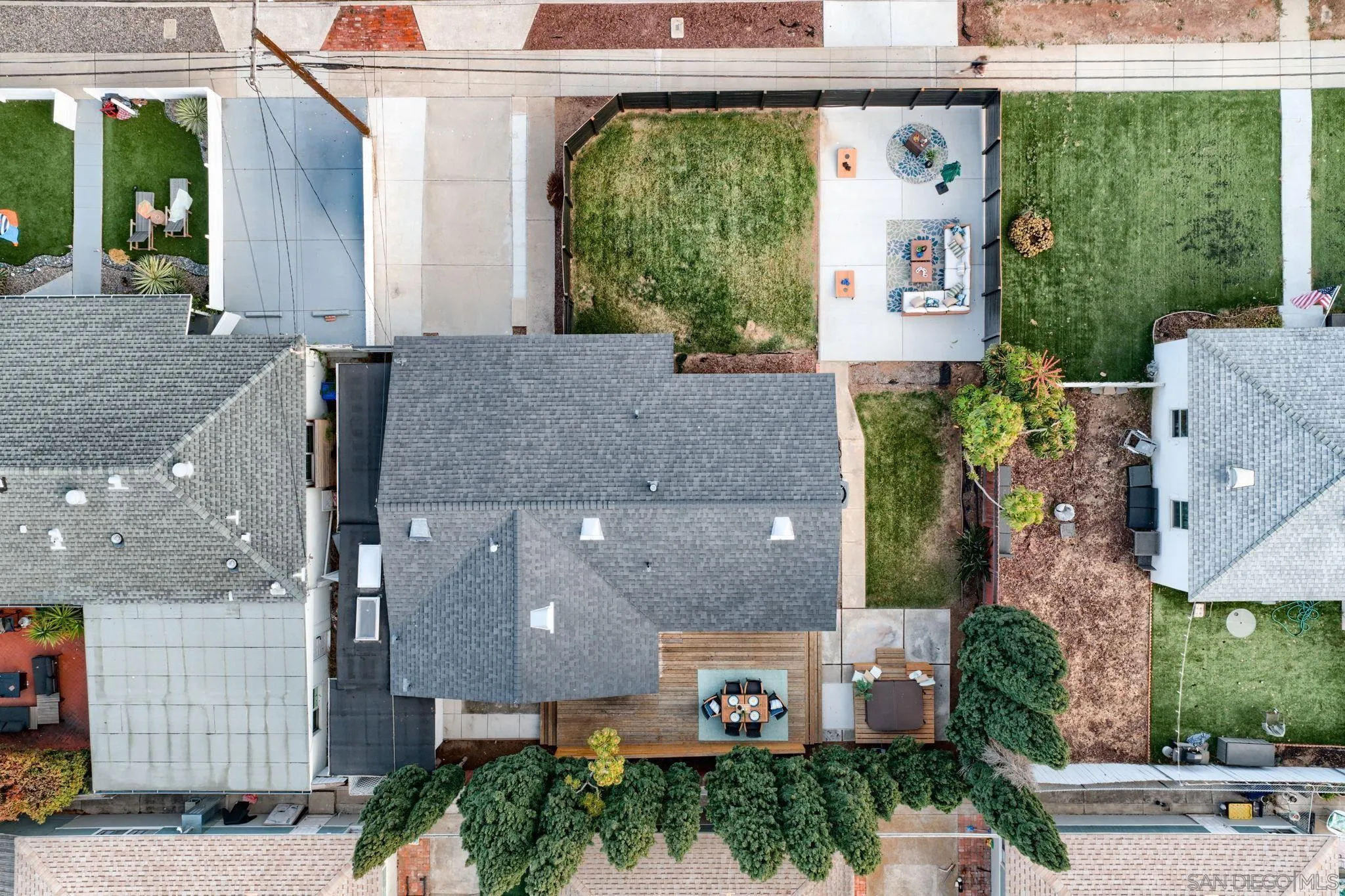 https://cdn.realtyfeed.com/cdn/127/260022876/a05cd9a1b0e396384a0ea36796729d16.webp