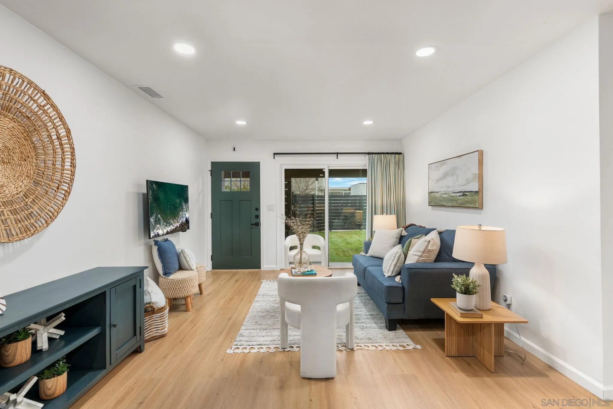 https://cdn.realtyfeed.com/cdn/127/260022876/be58f9ba69d8b5b5eec0b20c5484b3af.webp