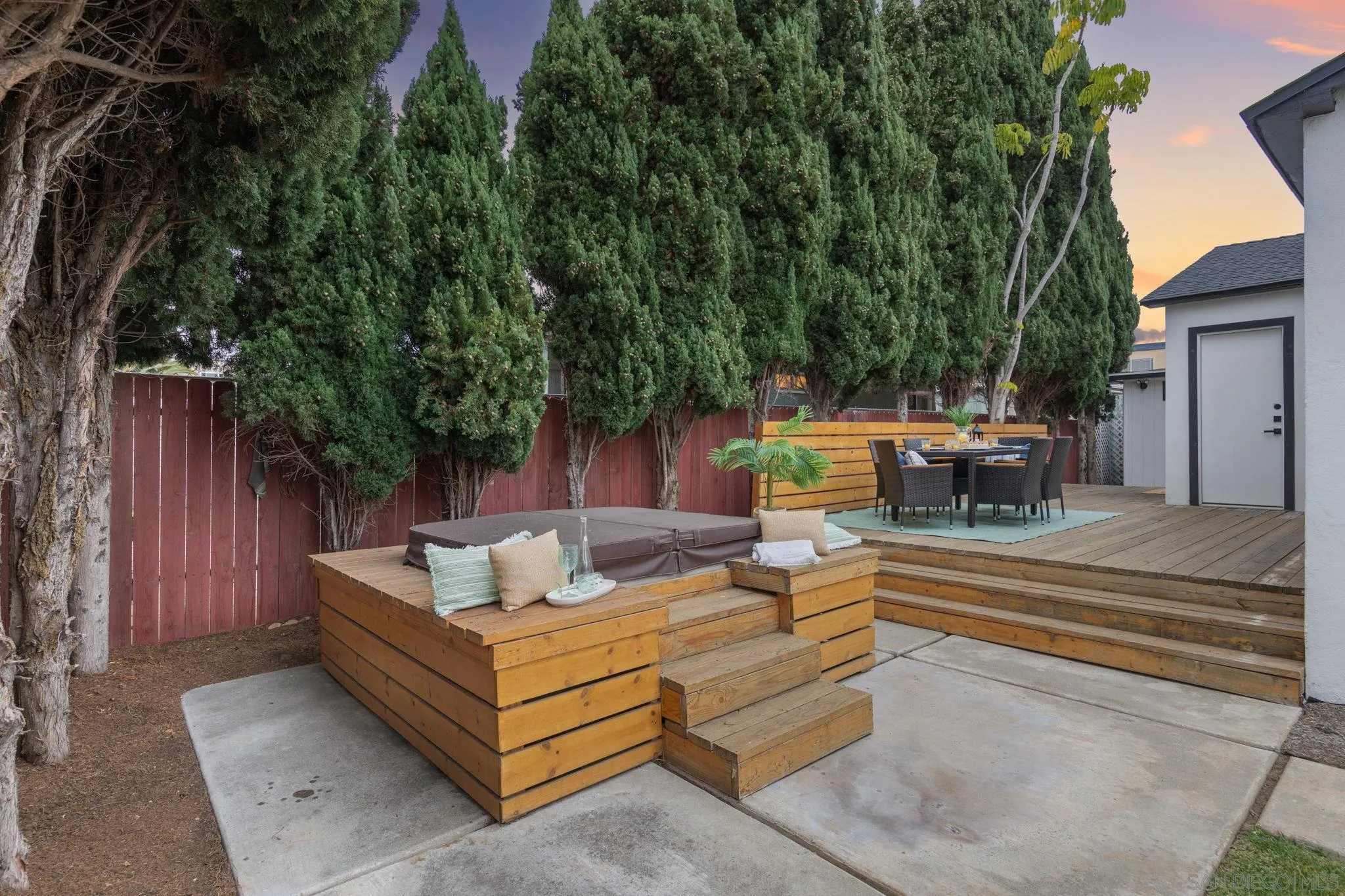 https://cdn.realtyfeed.com/cdn/127/260022876/d05f66e87cecf52ca9486bf9ea111af2.webp