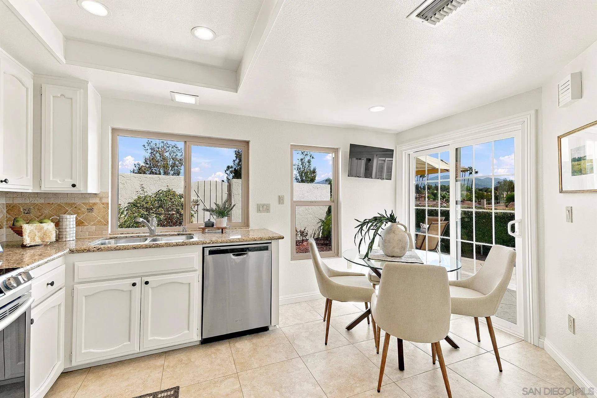 https://cdn.realtyfeed.com/cdn/127/260022883/079dcebaf2ed1456dea3fe756024dab0.webp