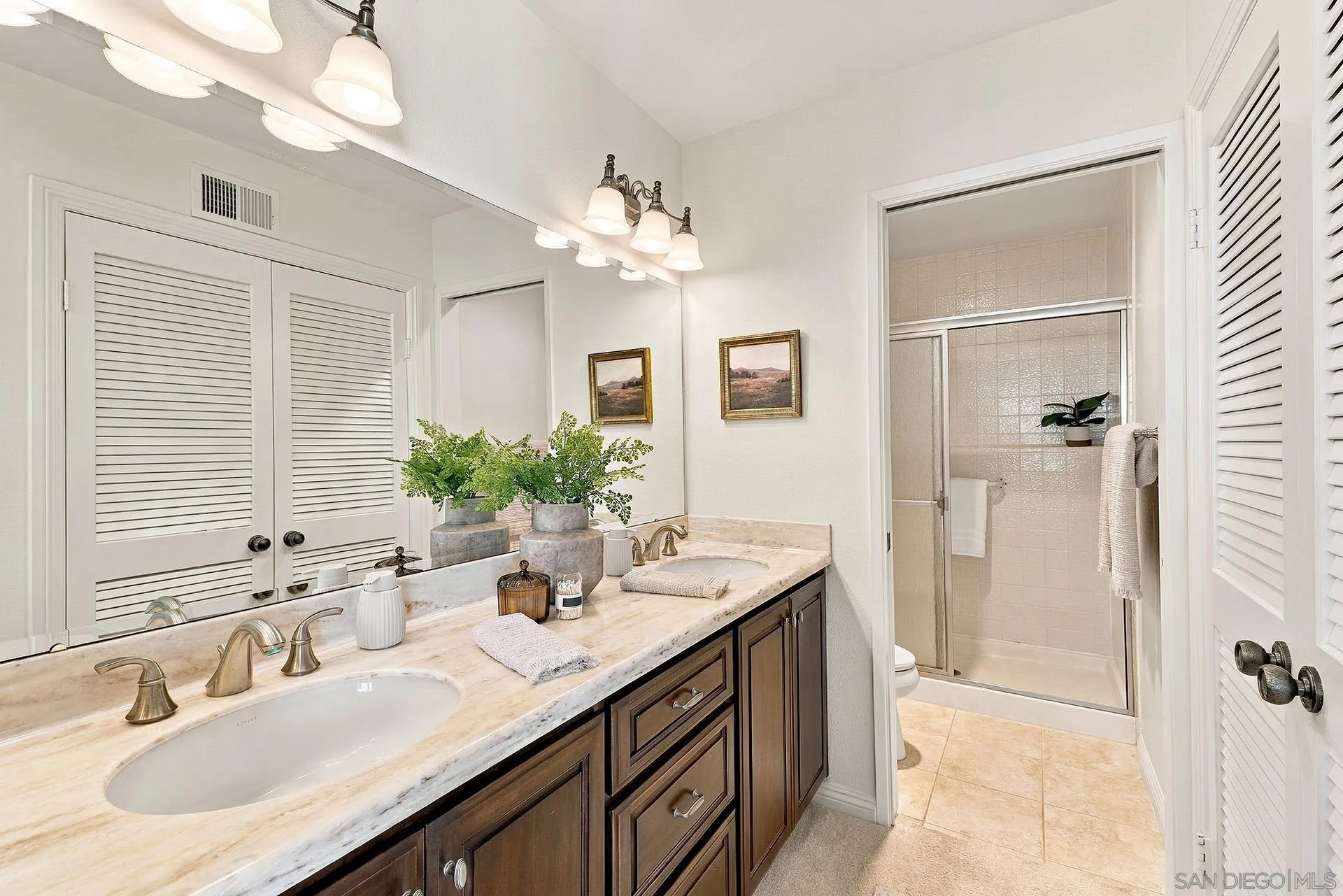 https://cdn.realtyfeed.com/cdn/127/260022883/5adf307a03cce41b1cfd0f037e31c4a3.webp