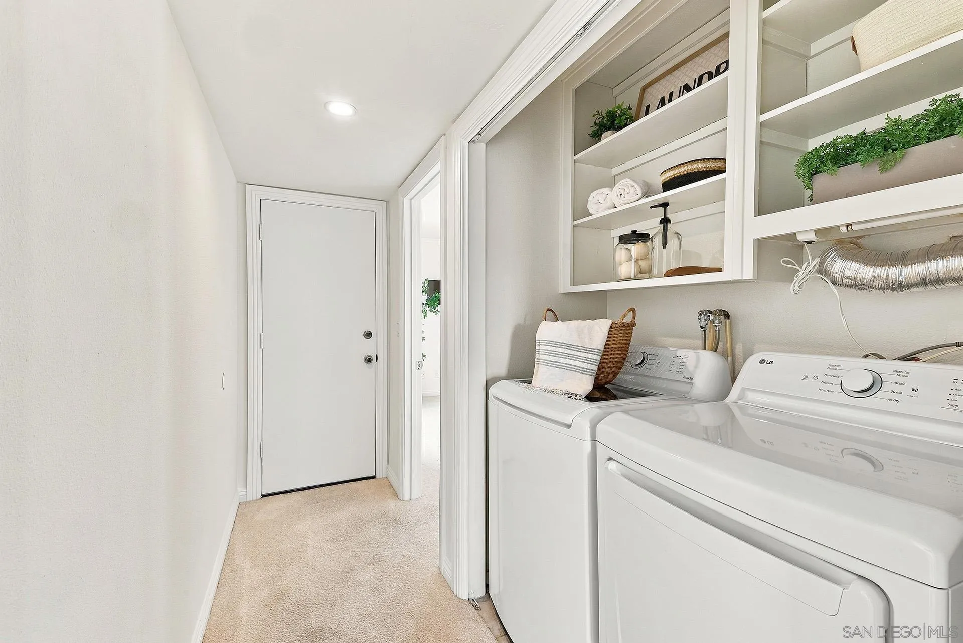 https://cdn.realtyfeed.com/cdn/127/260022883/715d47c3a34b444c39eb65a1b98d0650.webp