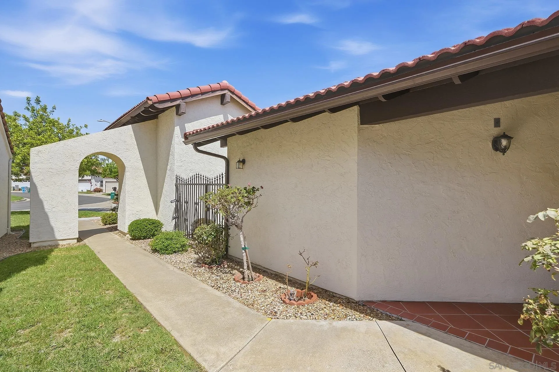 https://cdn.realtyfeed.com/cdn/127/260022883/776546151ec646c97f02b1148d9a6849.webp