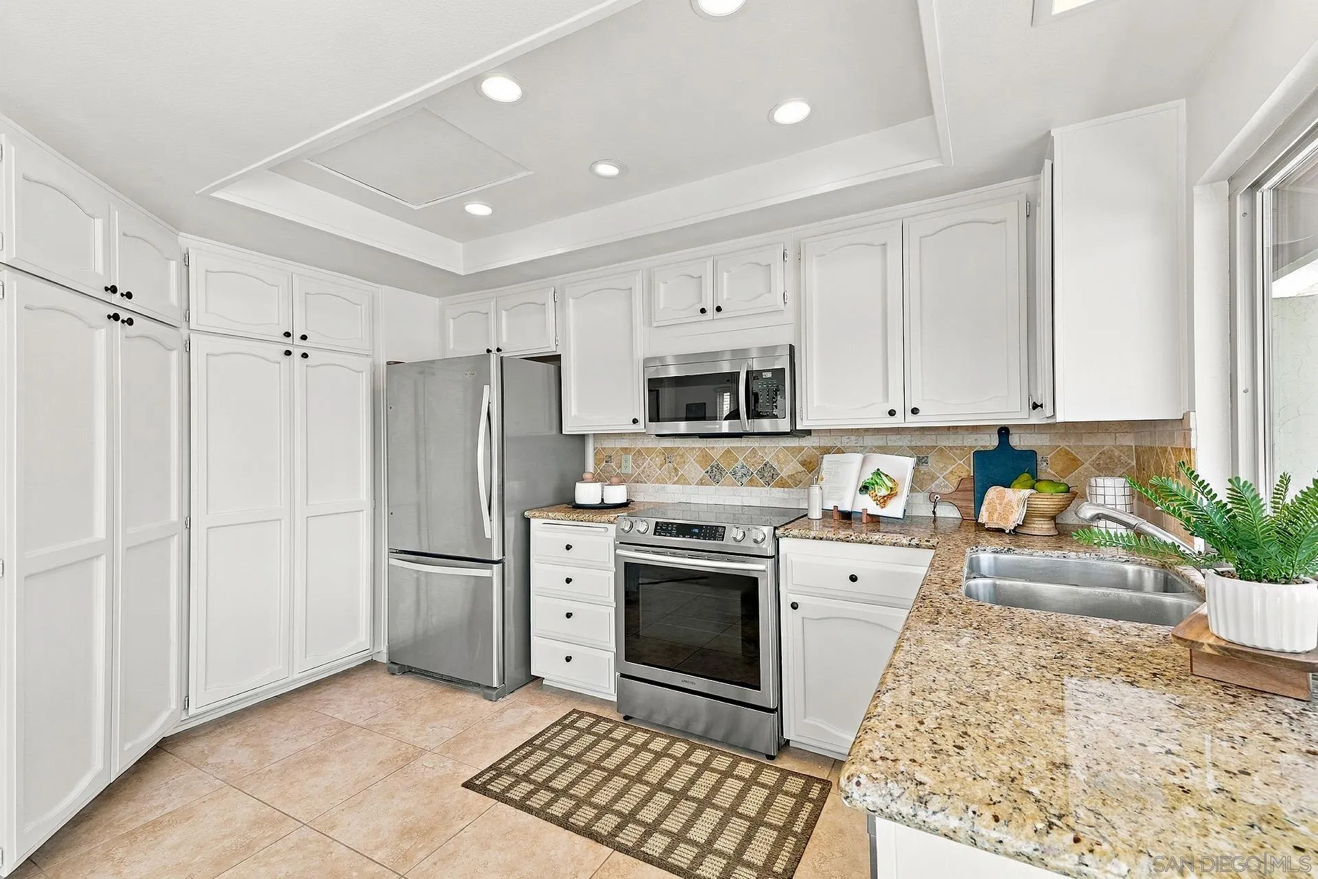 https://cdn.realtyfeed.com/cdn/127/260022883/b830f6b4ad8ba60188f2b11e85e31101.webp