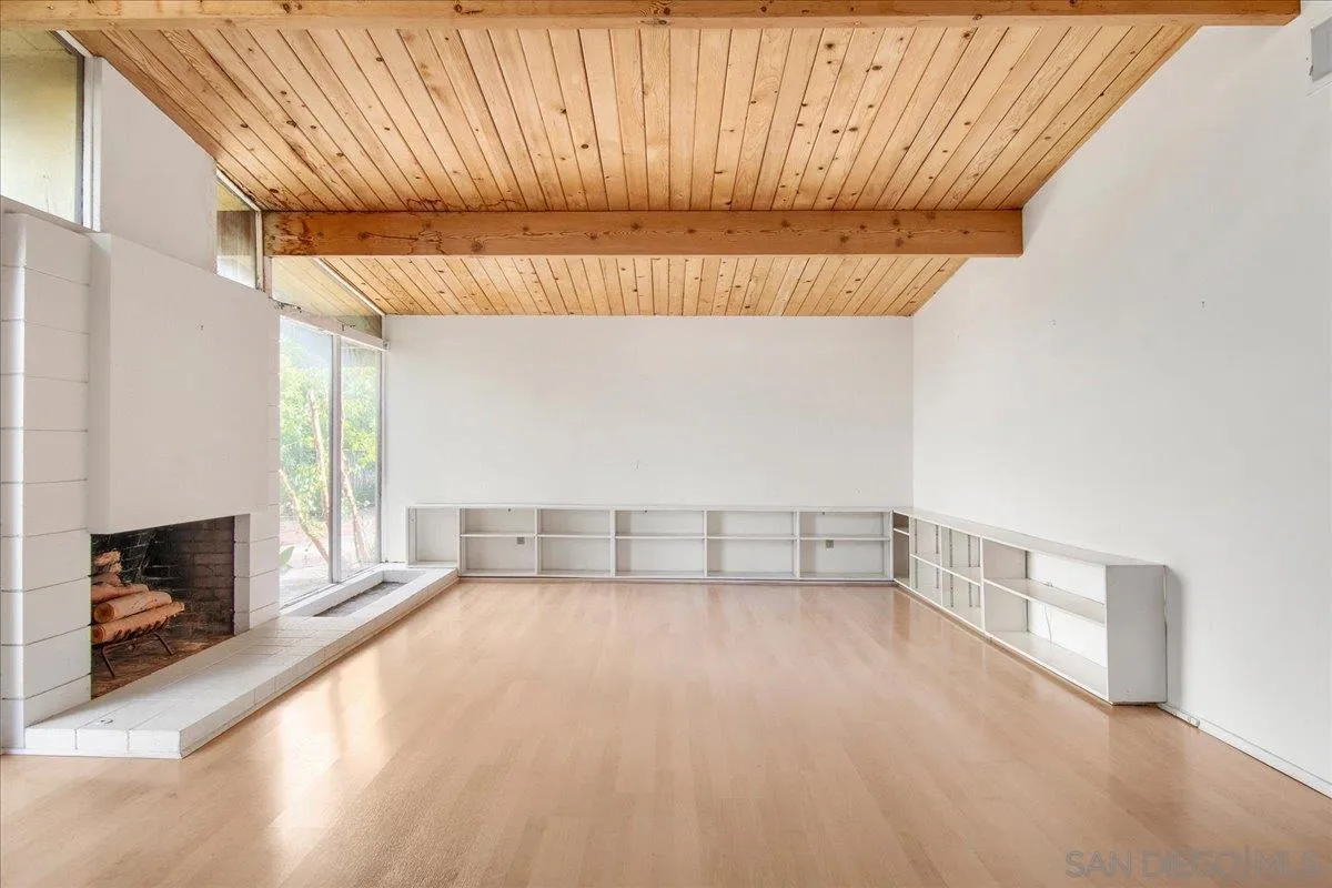 https://cdn.realtyfeed.com/cdn/127/260022885/0c8aa69c88a235b73f3e7337fabffe1b.webp