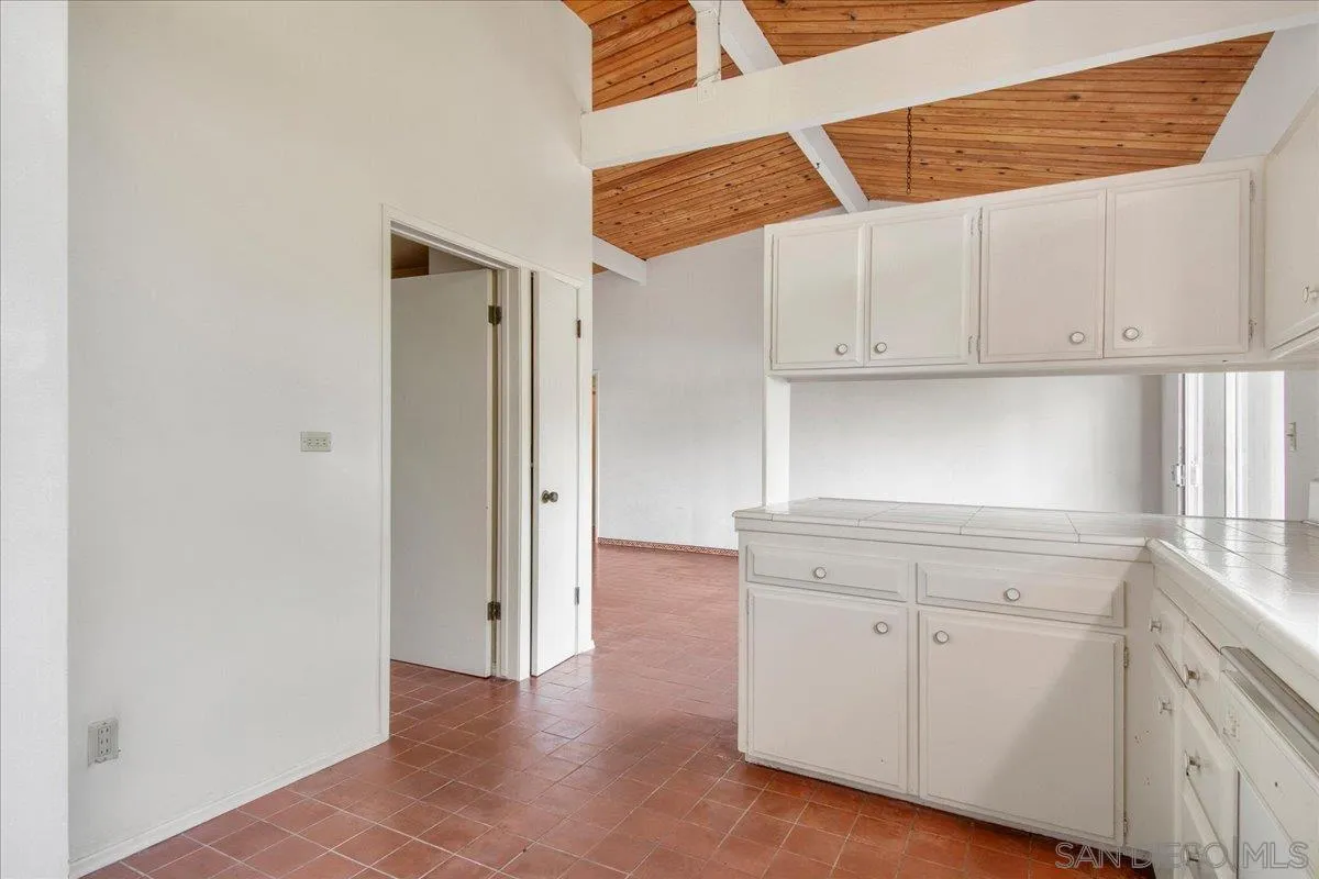 https://cdn.realtyfeed.com/cdn/127/260022885/4baf00fe6b766e697c9f9cc91273d8af.webp