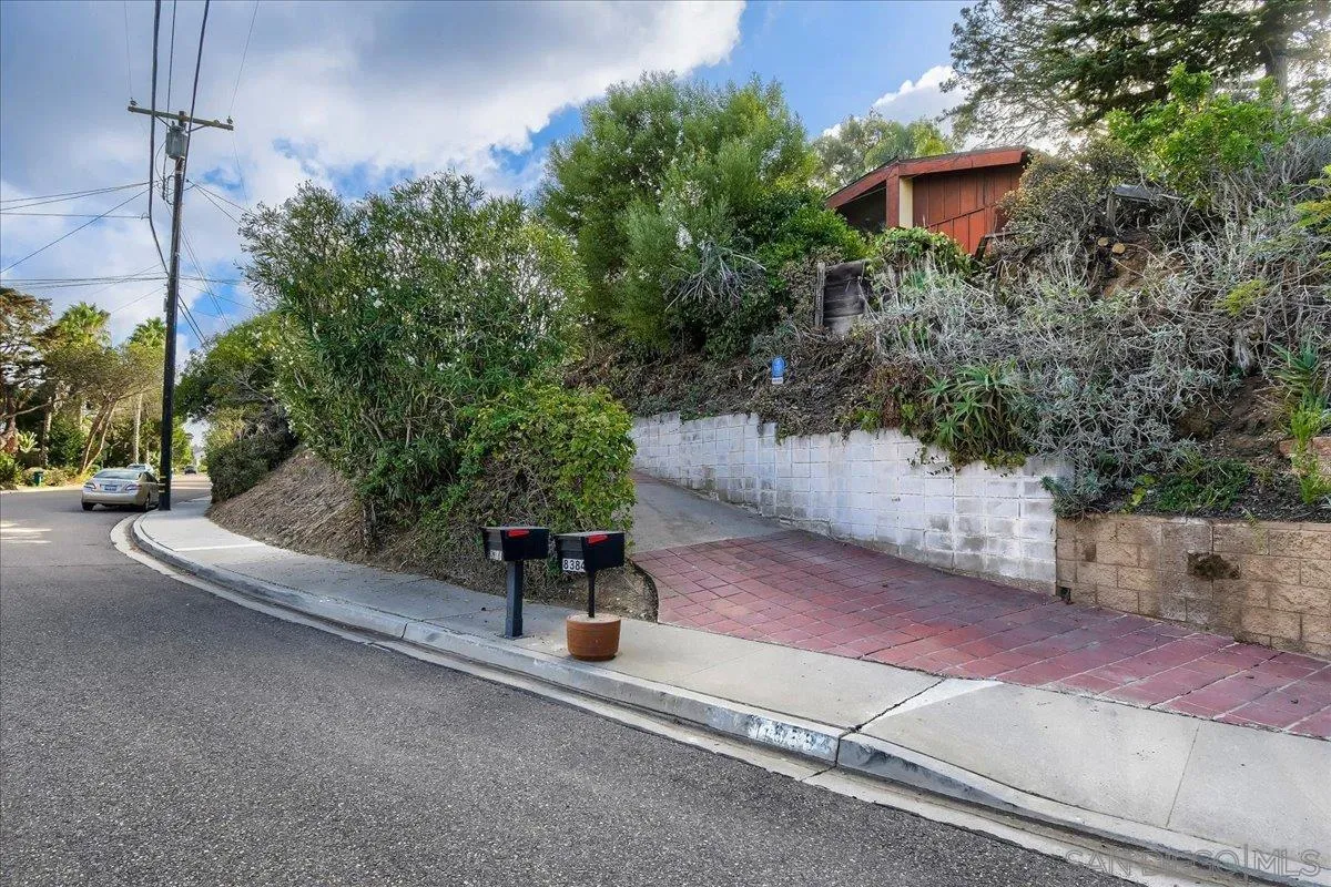 https://cdn.realtyfeed.com/cdn/127/260022885/92f3bed1e7d1c7139e5b10b50b60d916.webp