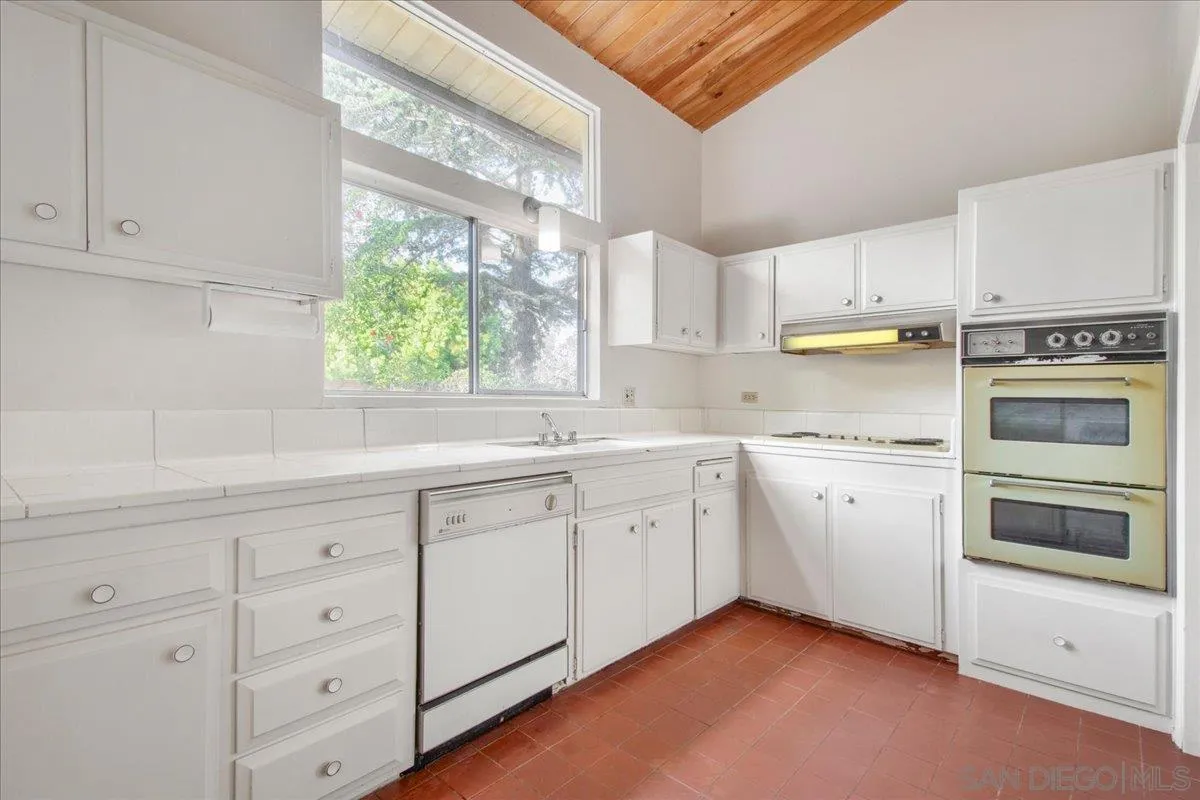 https://cdn.realtyfeed.com/cdn/127/260022885/960dfa7b79e07136281614dd7f68ef86.webp