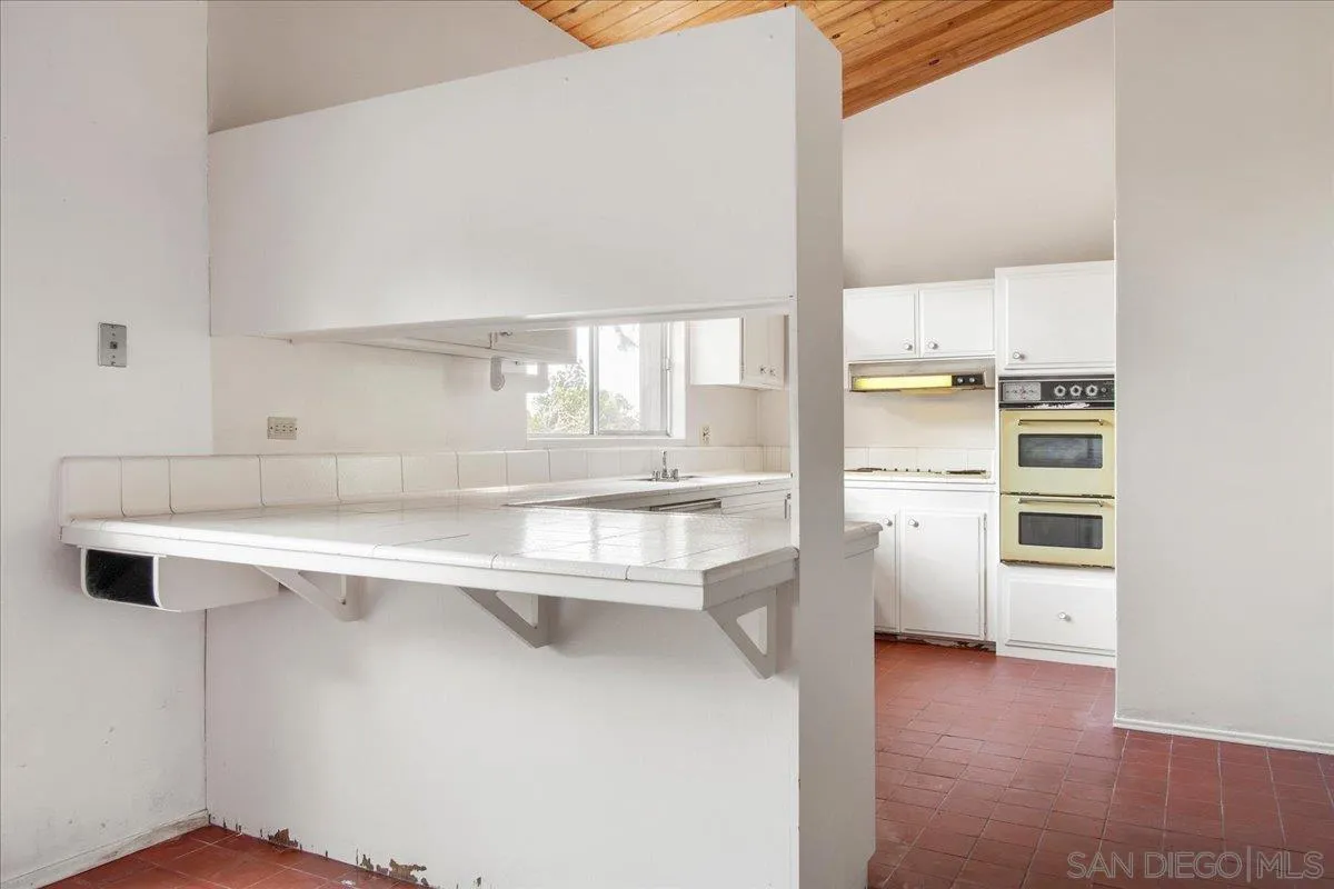 https://cdn.realtyfeed.com/cdn/127/260022885/9fa58d2ff030224ed92dbe640e37a4cc.webp