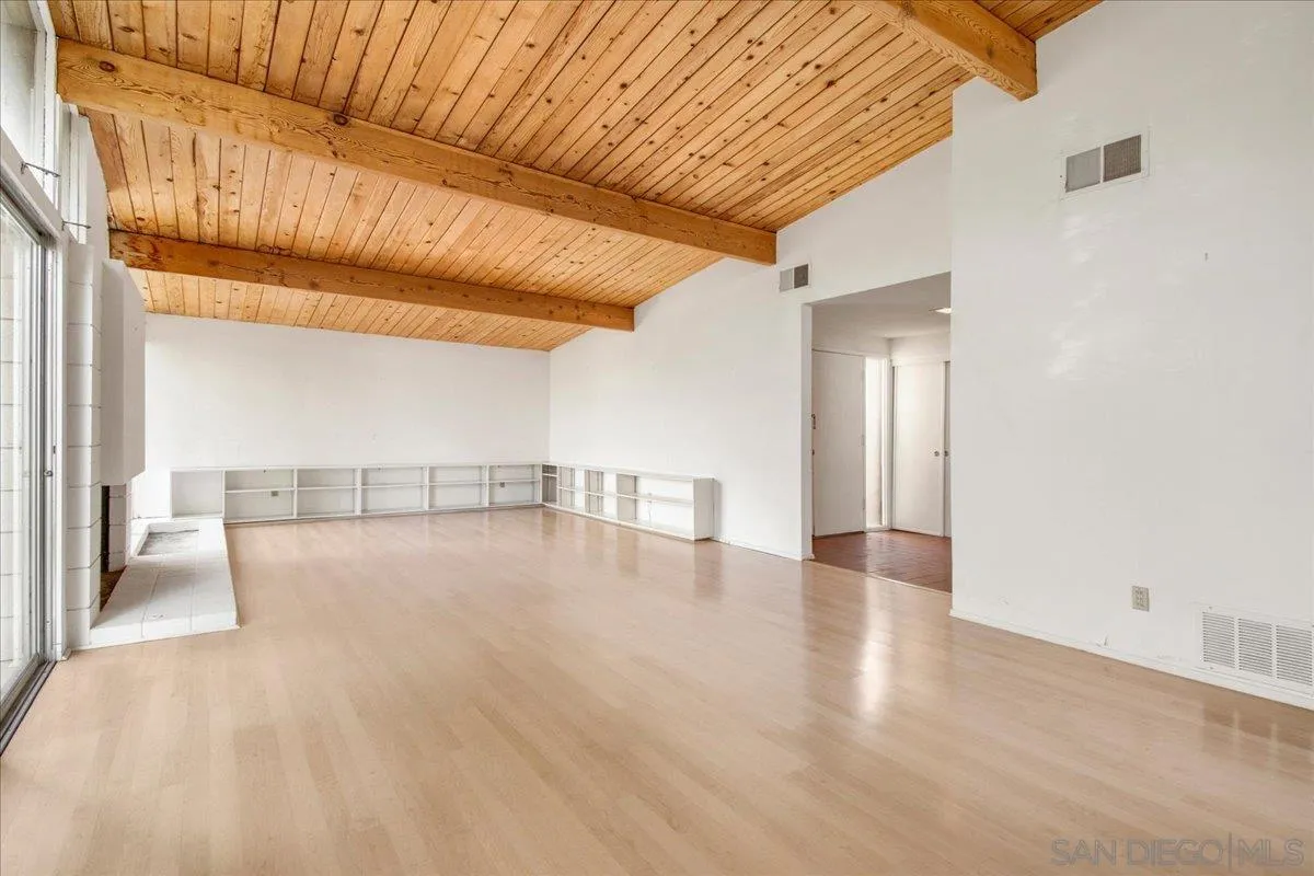 https://cdn.realtyfeed.com/cdn/127/260022885/c3539e16ad3a2b28b2b3bc0ecdb40eb4.webp