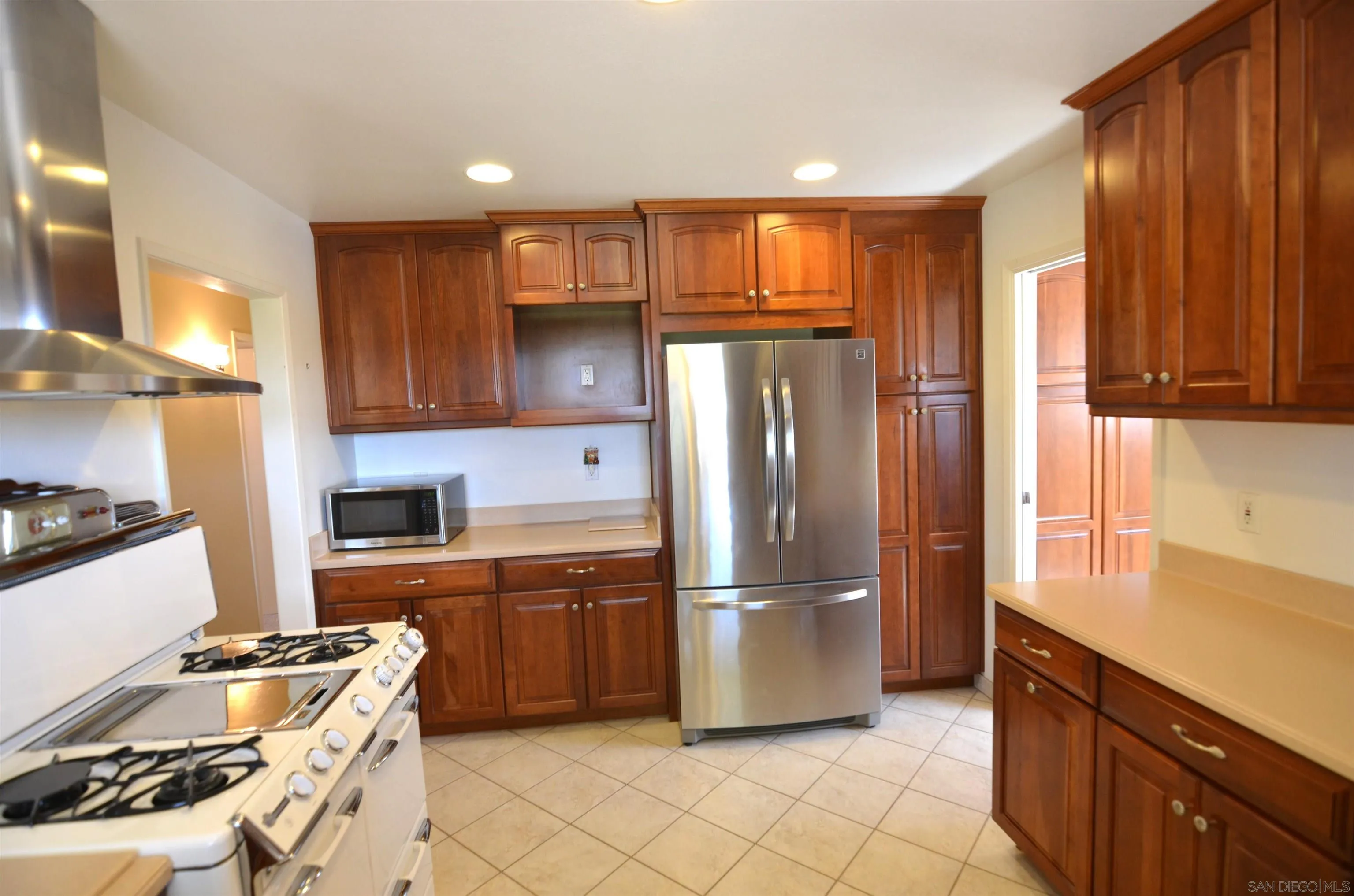 https://cdn.realtyfeed.com/cdn/127/260022887/0f87facfcfcc001dcacca4b11ae044a8.webp
