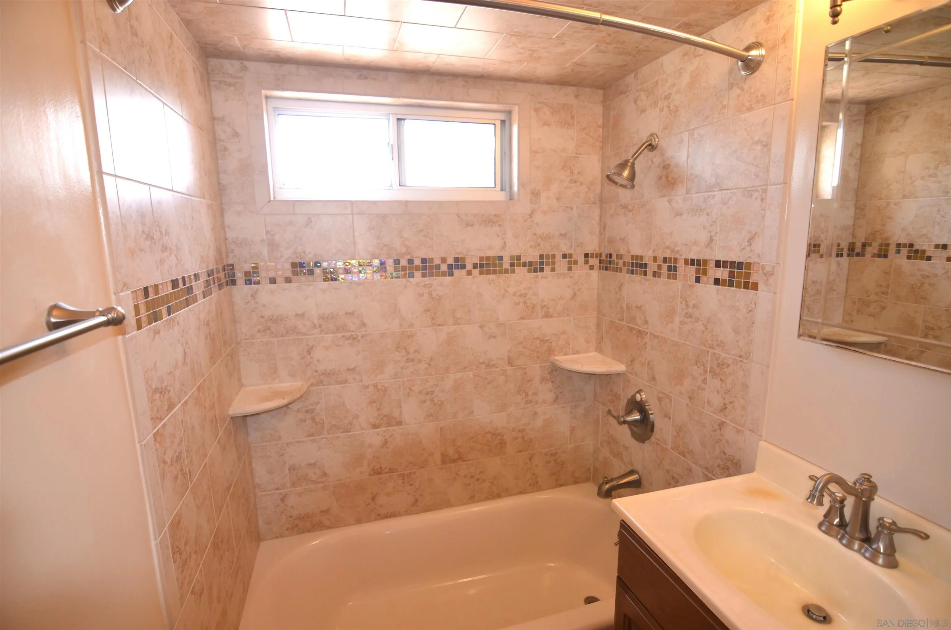 https://cdn.realtyfeed.com/cdn/127/260022887/1f85a3ead1fb289721ddba02560425dd.webp