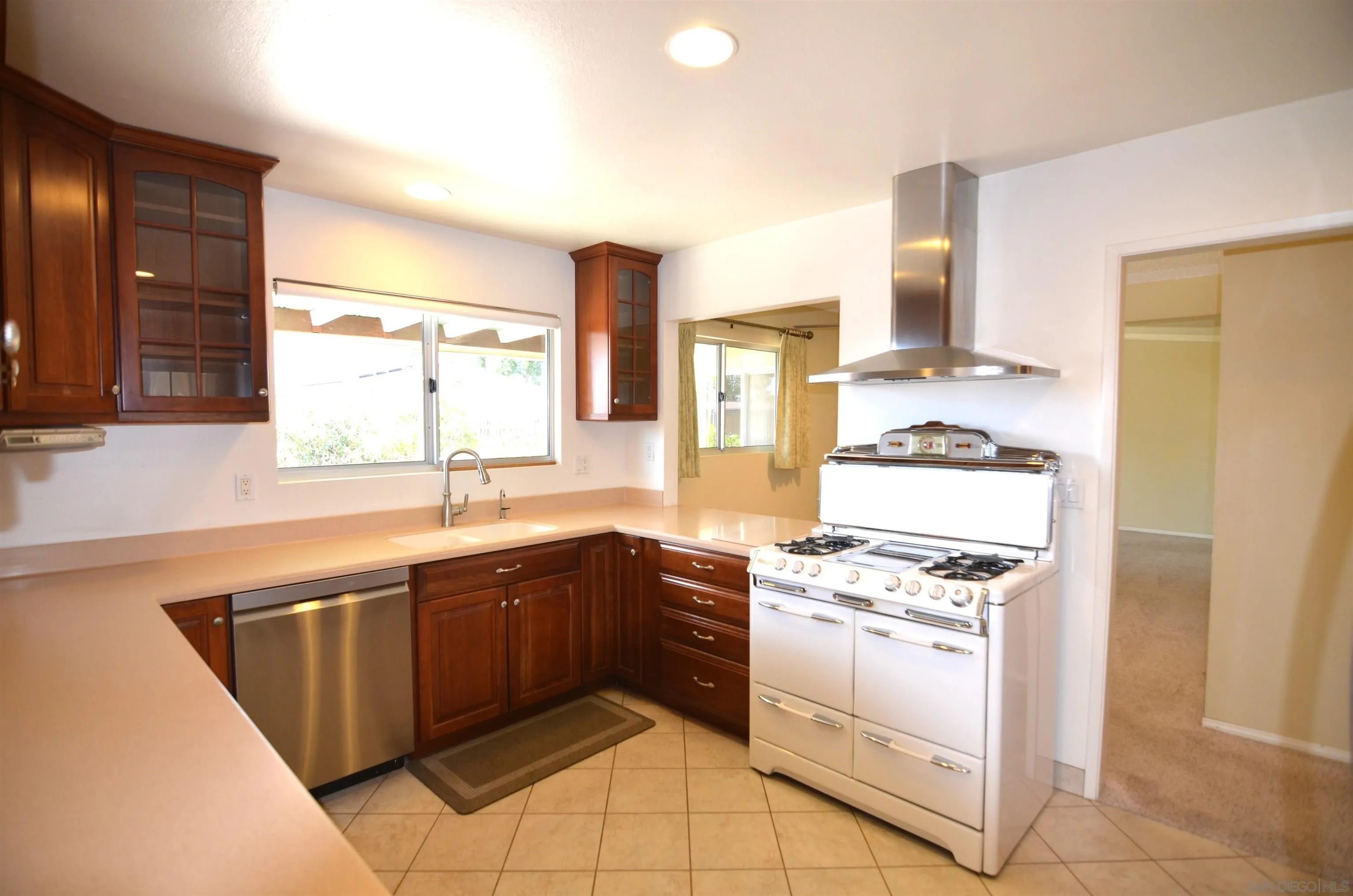 https://cdn.realtyfeed.com/cdn/127/260022887/289722362029e64f8ae928bf174b7e21.webp