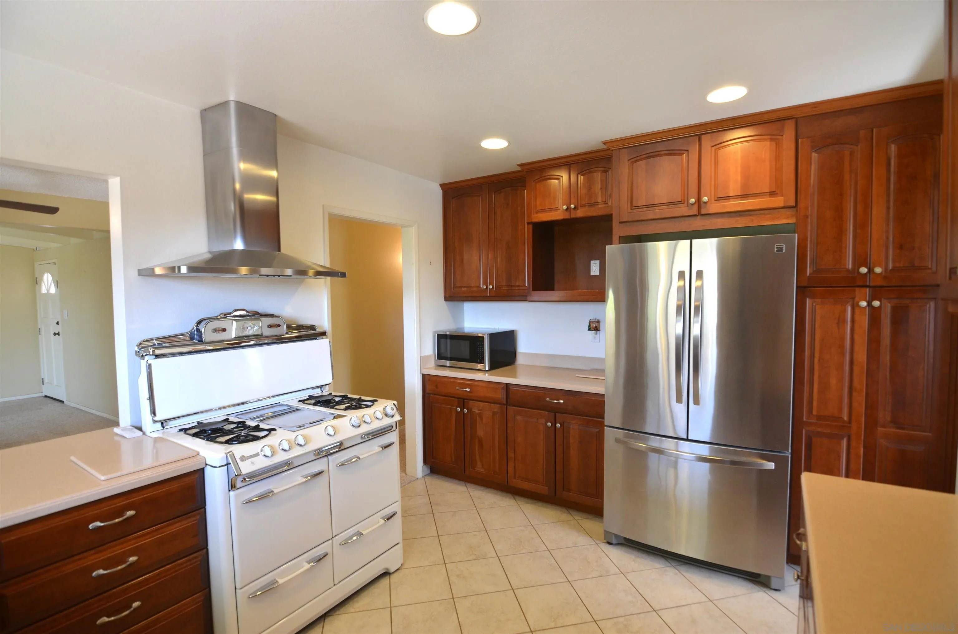 https://cdn.realtyfeed.com/cdn/127/260022887/3917faf29dd57e1e669c5acad38f767d.webp