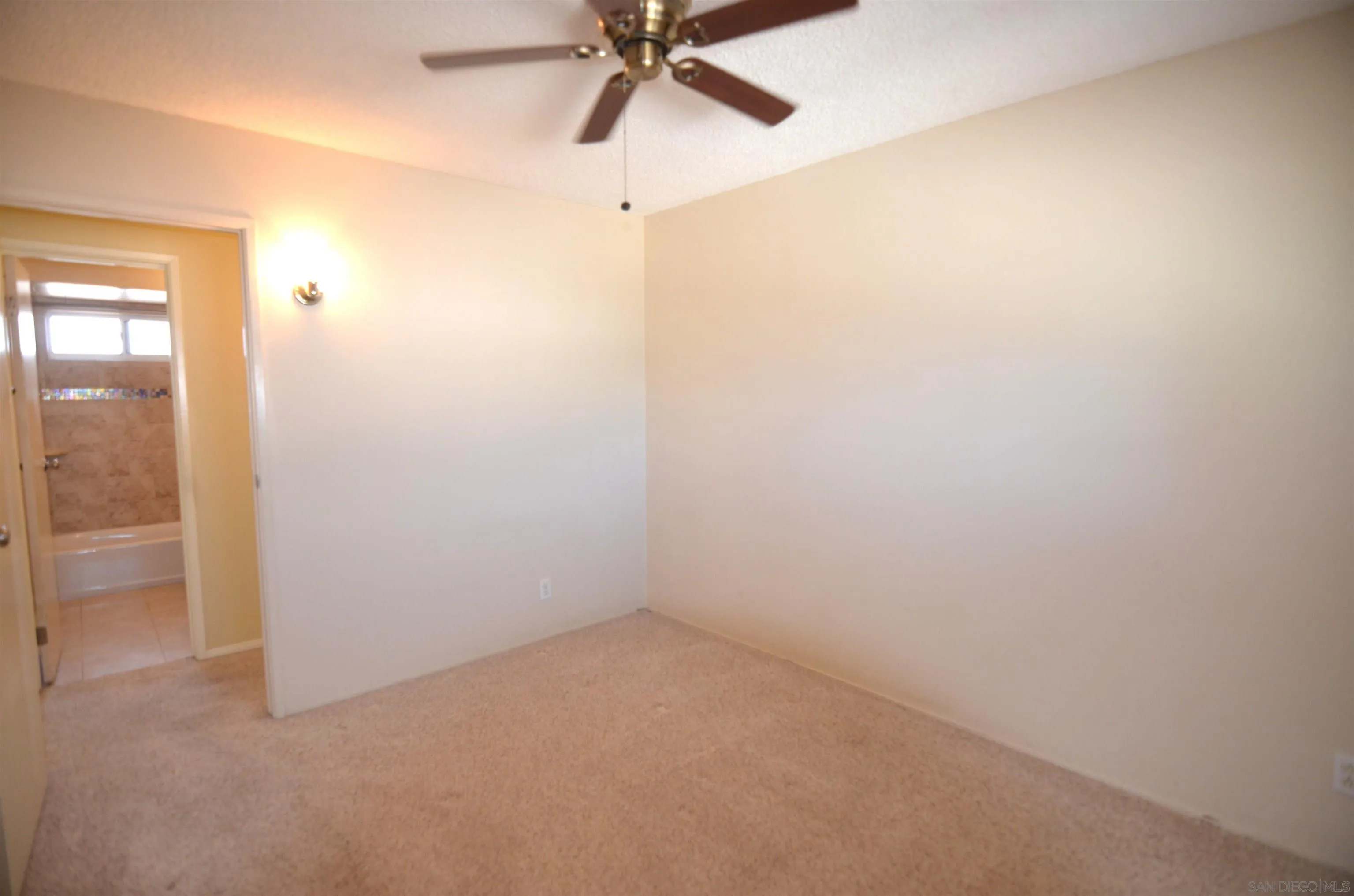 https://cdn.realtyfeed.com/cdn/127/260022887/6ddc55d14633280e159a01d2e714adc3.webp