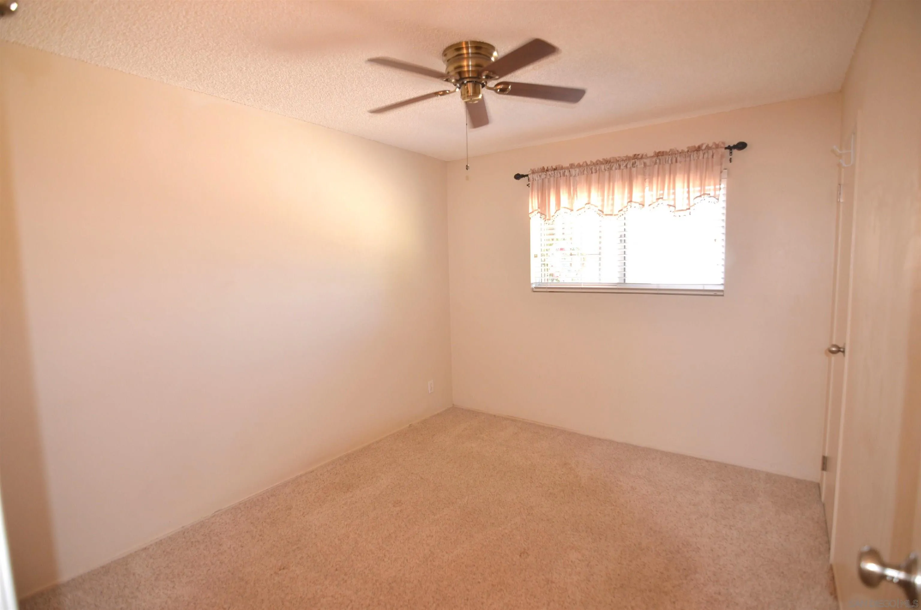 https://cdn.realtyfeed.com/cdn/127/260022887/8e34748661ce78d0af3200522767f64e.webp