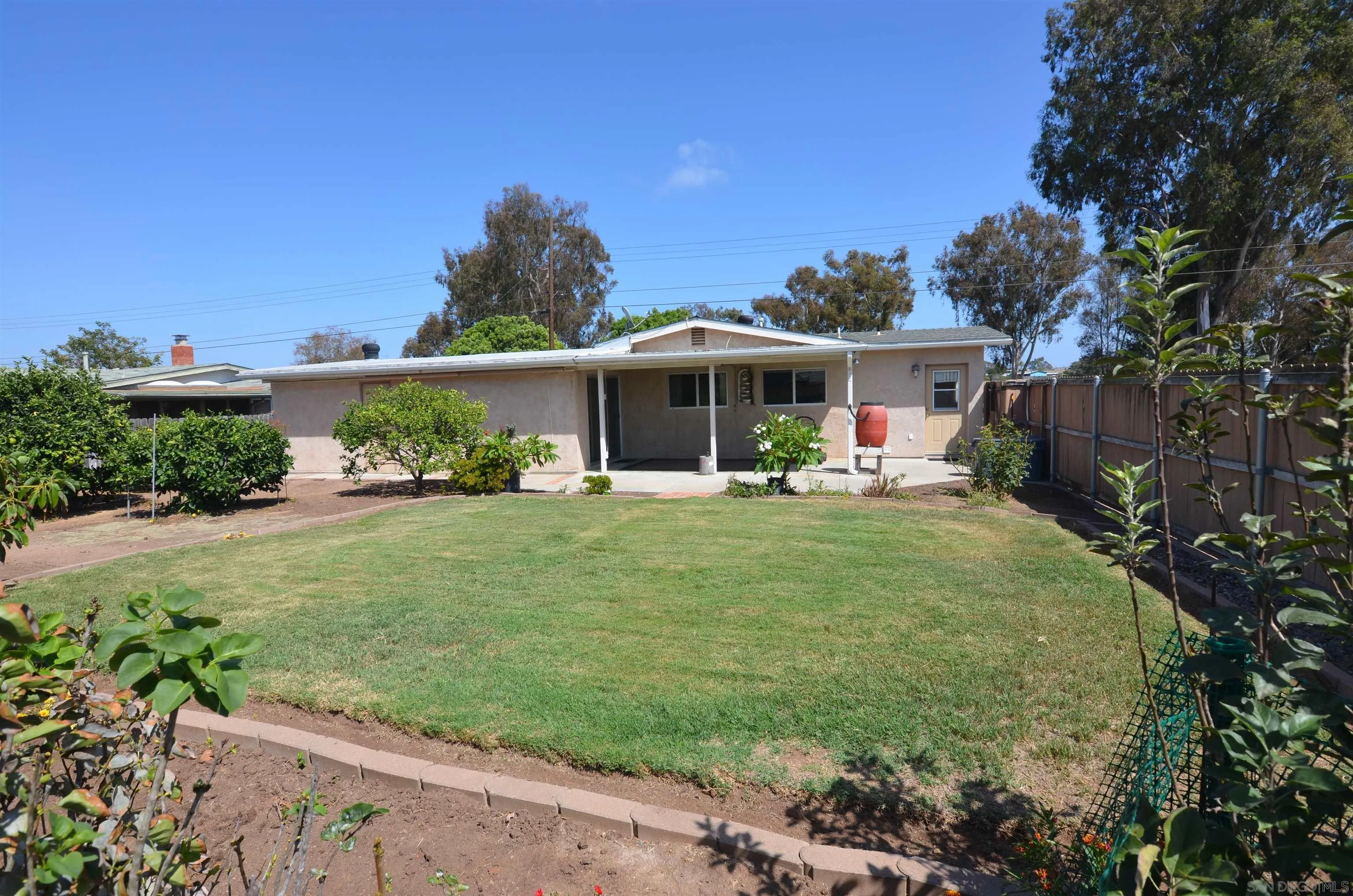 https://cdn.realtyfeed.com/cdn/127/260022887/91861ec8094dd0cabadb6def2018fc95.webp