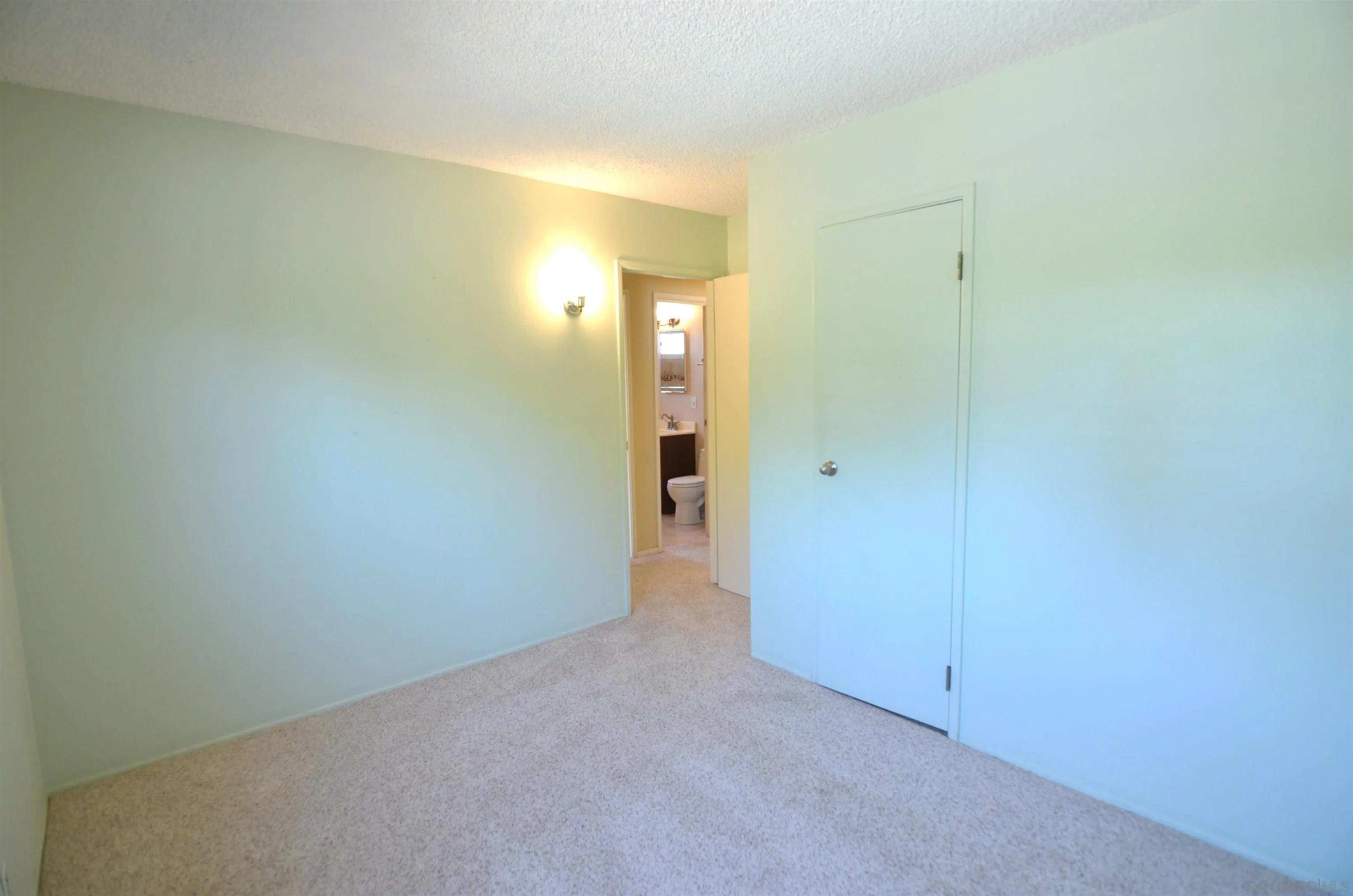 https://cdn.realtyfeed.com/cdn/127/260022887/be89418b6ef12506e01f80b30f7316c1.webp