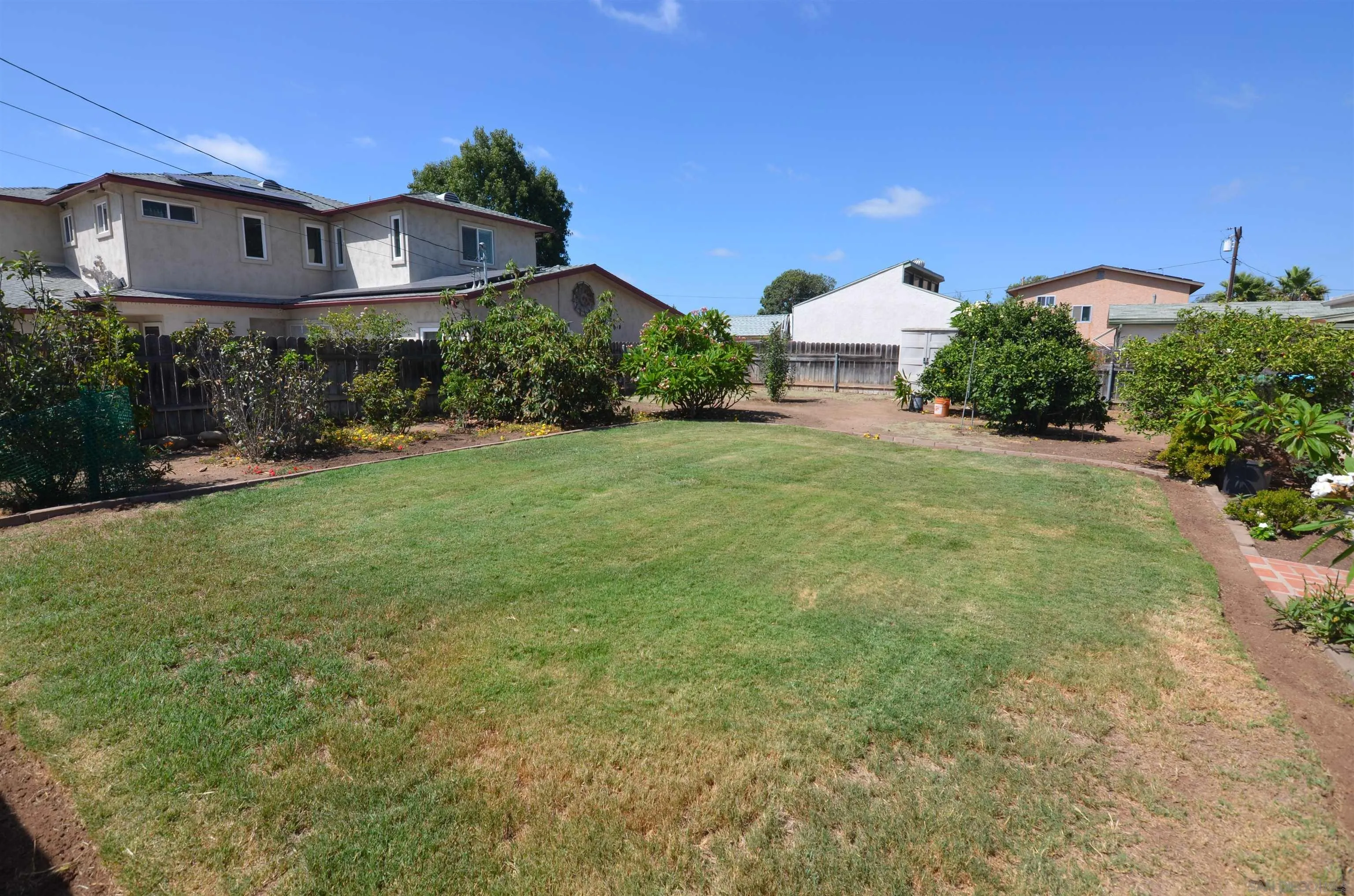 https://cdn.realtyfeed.com/cdn/127/260022887/d6d407b249ef106ac441e3b61c089fd2.webp