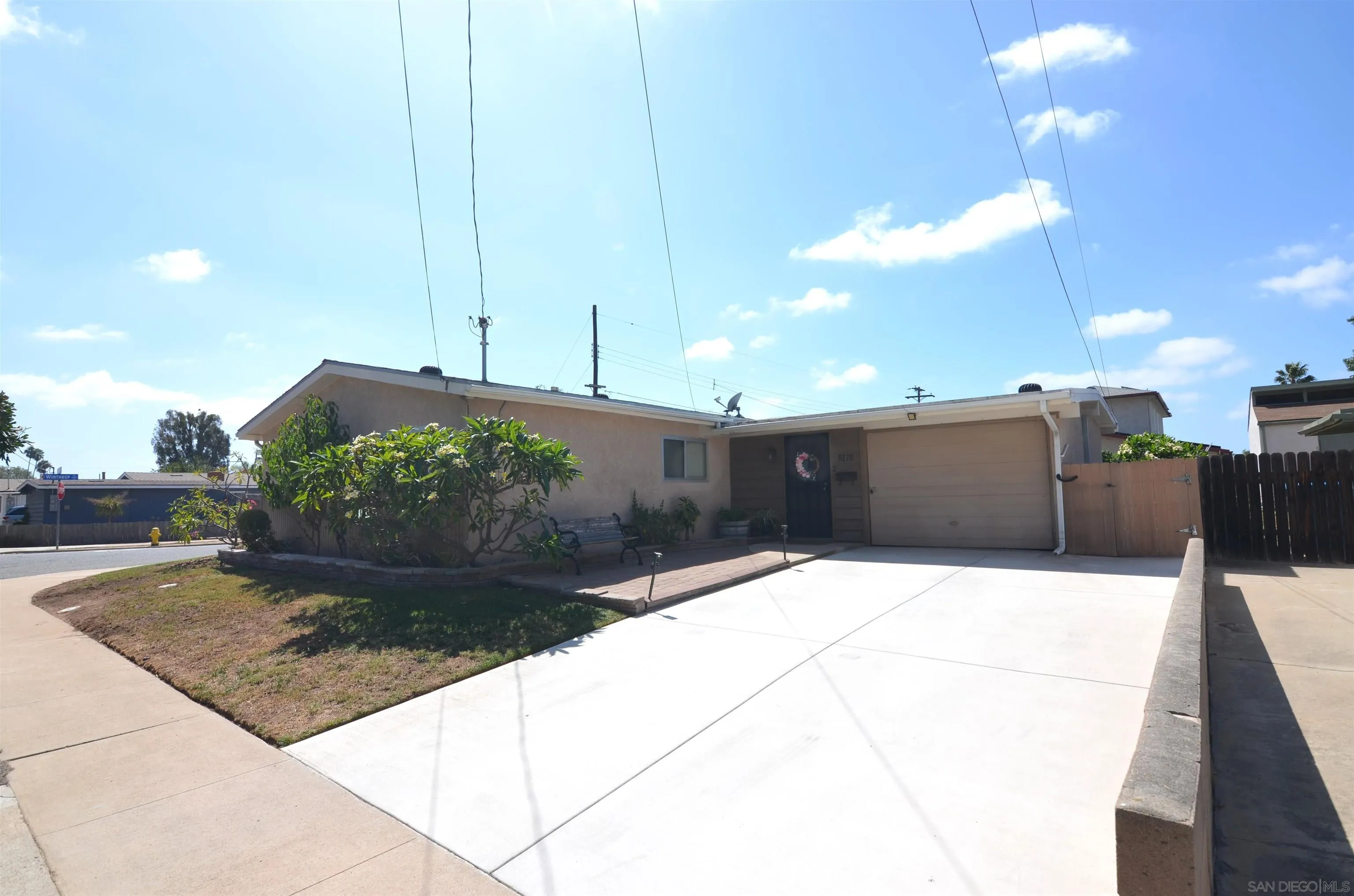 https://cdn.realtyfeed.com/cdn/127/260022887/d7f6fee5fb2d488e9e9d7cc6cf82cb95.webp
