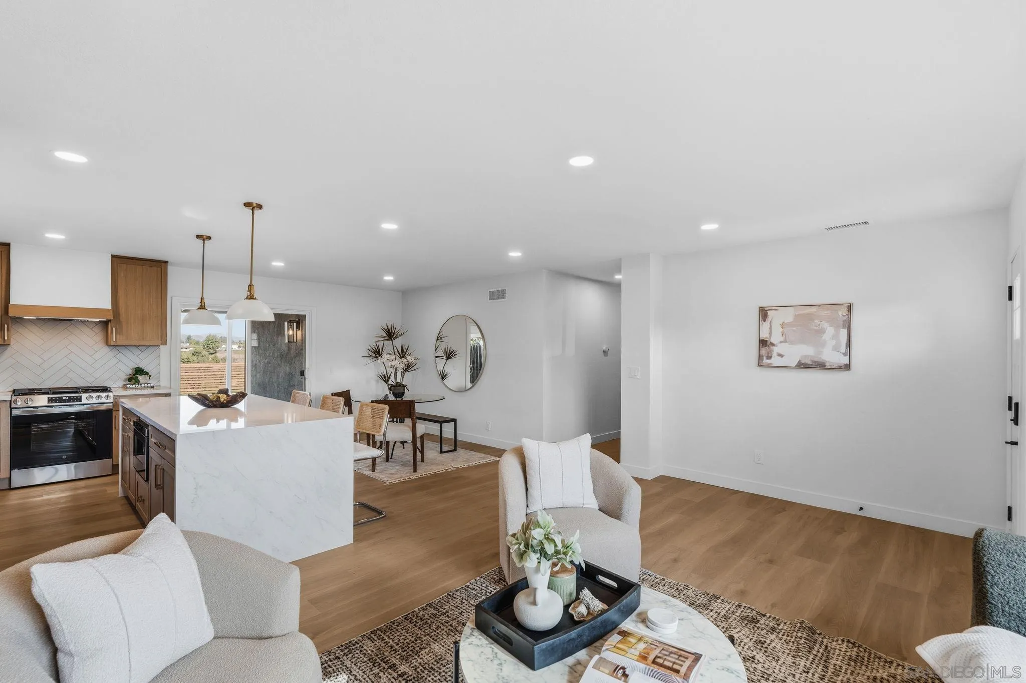 https://cdn.realtyfeed.com/cdn/127/260022888/081c5fc74930fc77c3c4c63a30fc4c76.webp