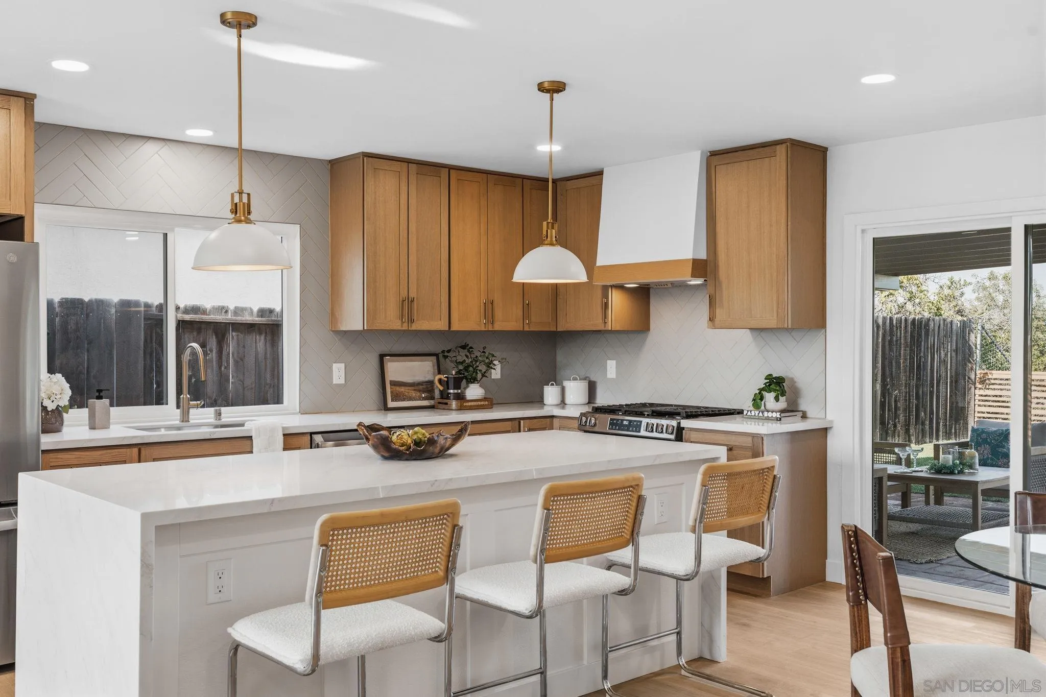 https://cdn.realtyfeed.com/cdn/127/260022888/f80b097254b1643883faf8c2320d17dd.webp